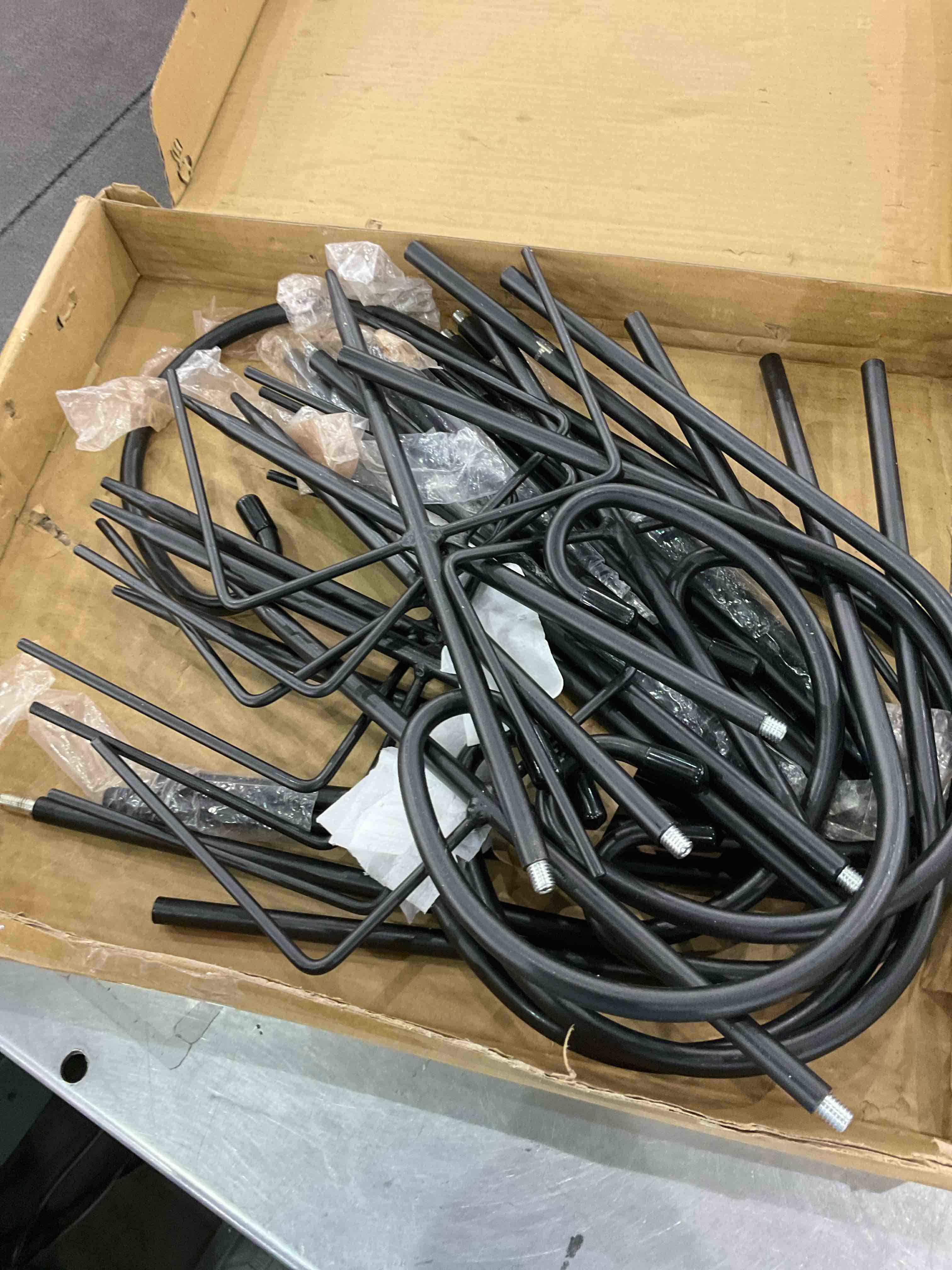 https://s3.amazonaws.com/lotting-images-prod/bidfta/EXS00978537_1706187172772.jpeg