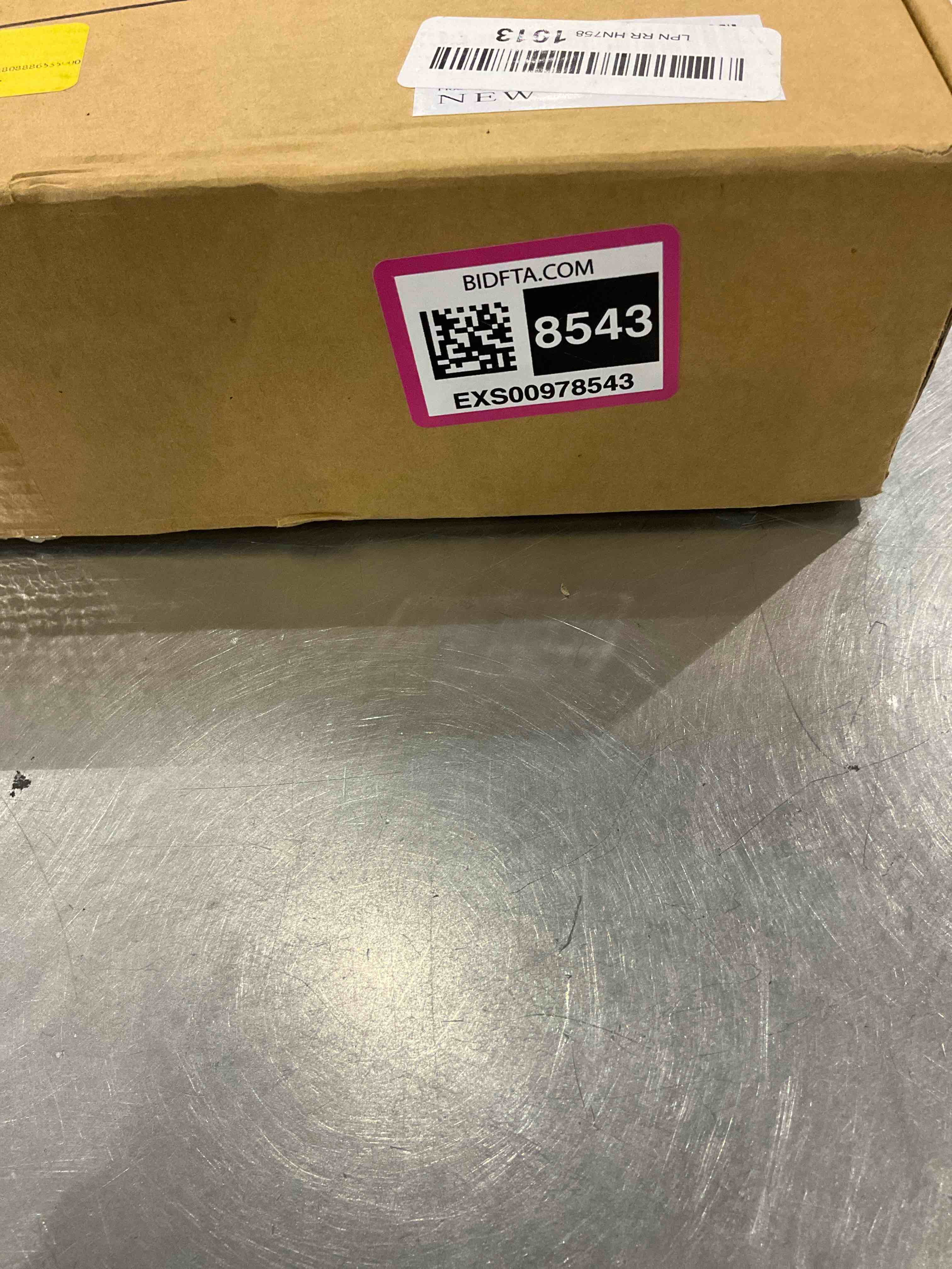 https://s3.amazonaws.com/lotting-images-prod/bidfta/EXS00978543_1706188050682.jpeg