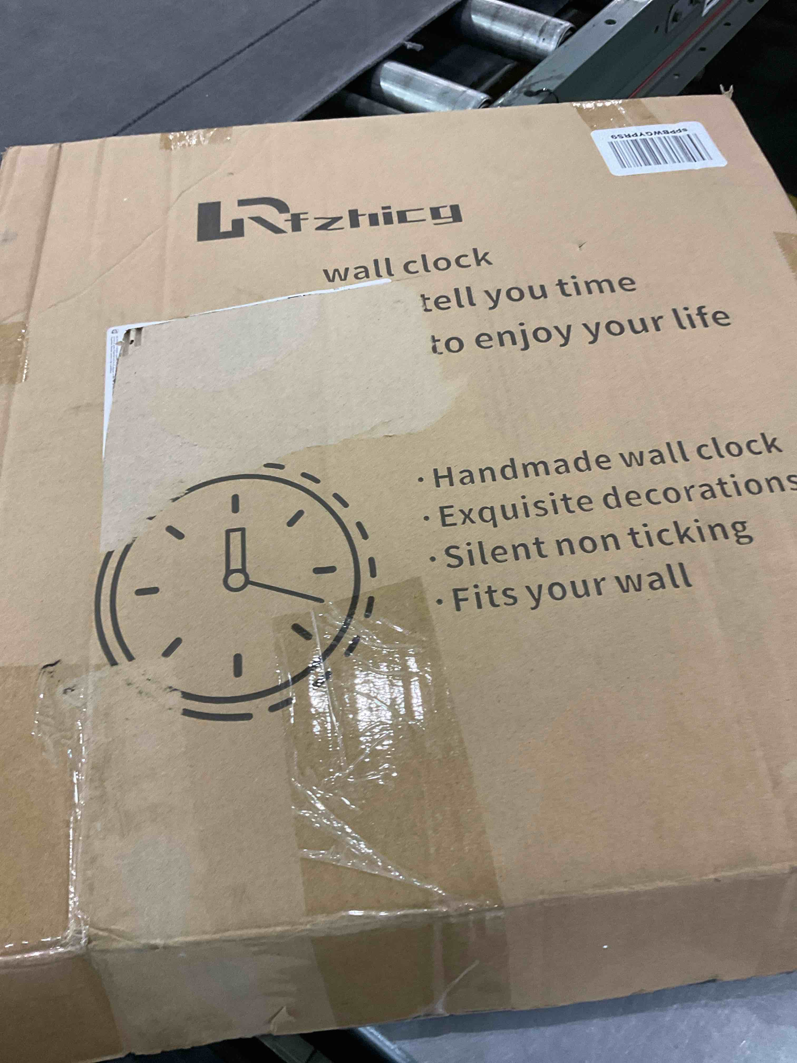 Nizhicg wall clock