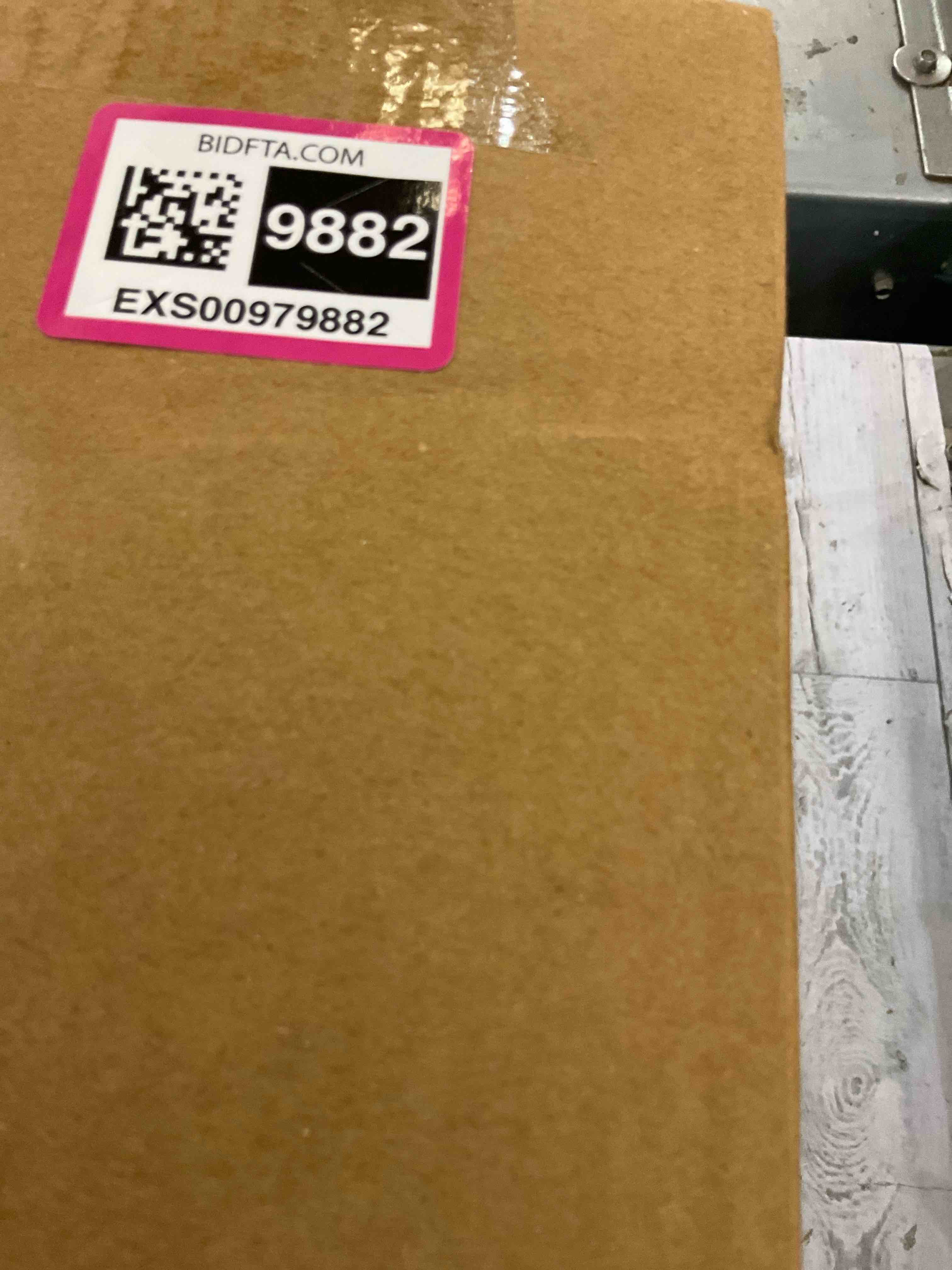 https://s3.amazonaws.com/lotting-images-prod/bidfta/EXS00979882_1707320787570.jpeg