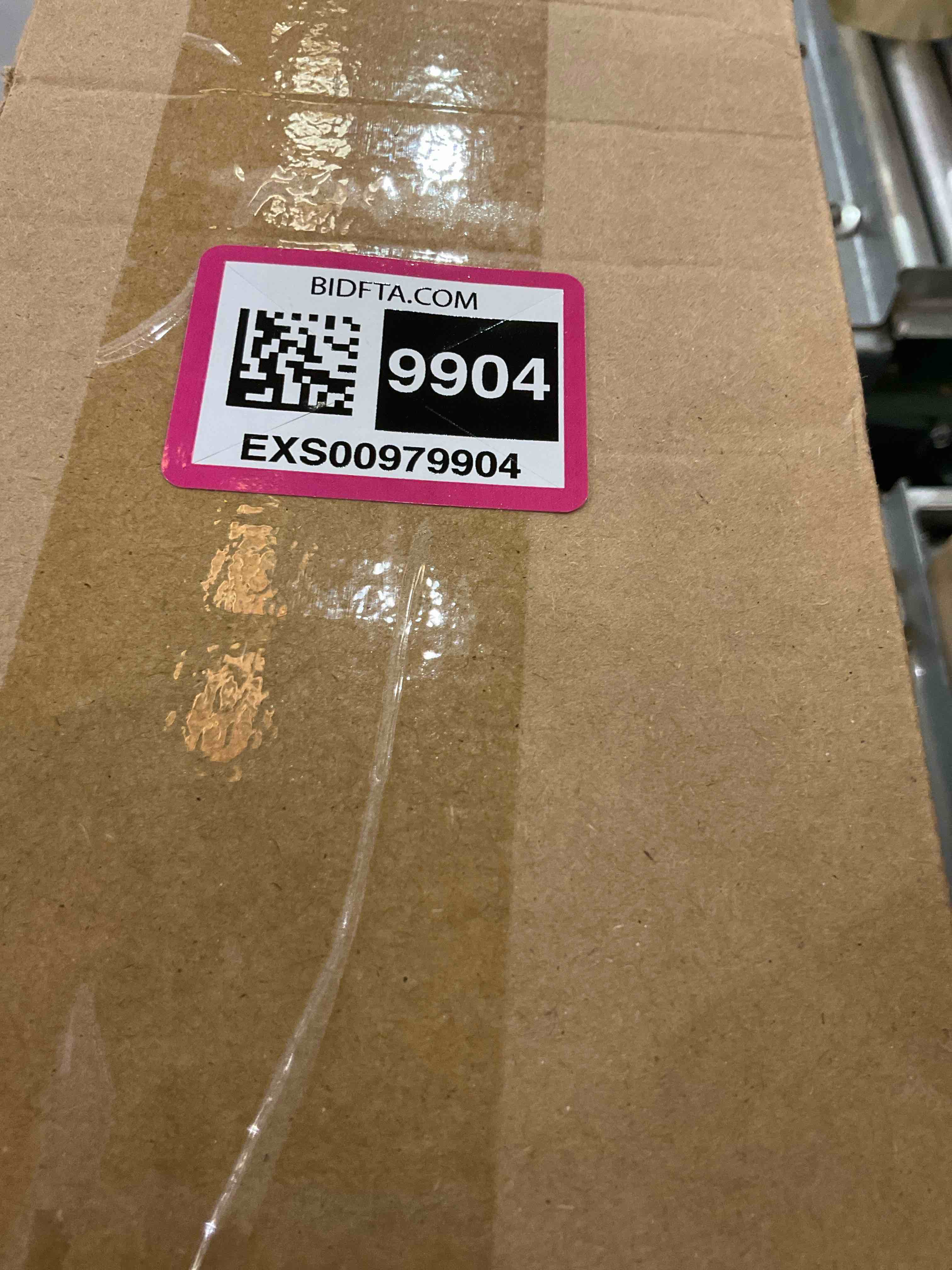 https://s3.amazonaws.com/lotting-images-prod/bidfta/EXS00979904_1707323704821.jpeg