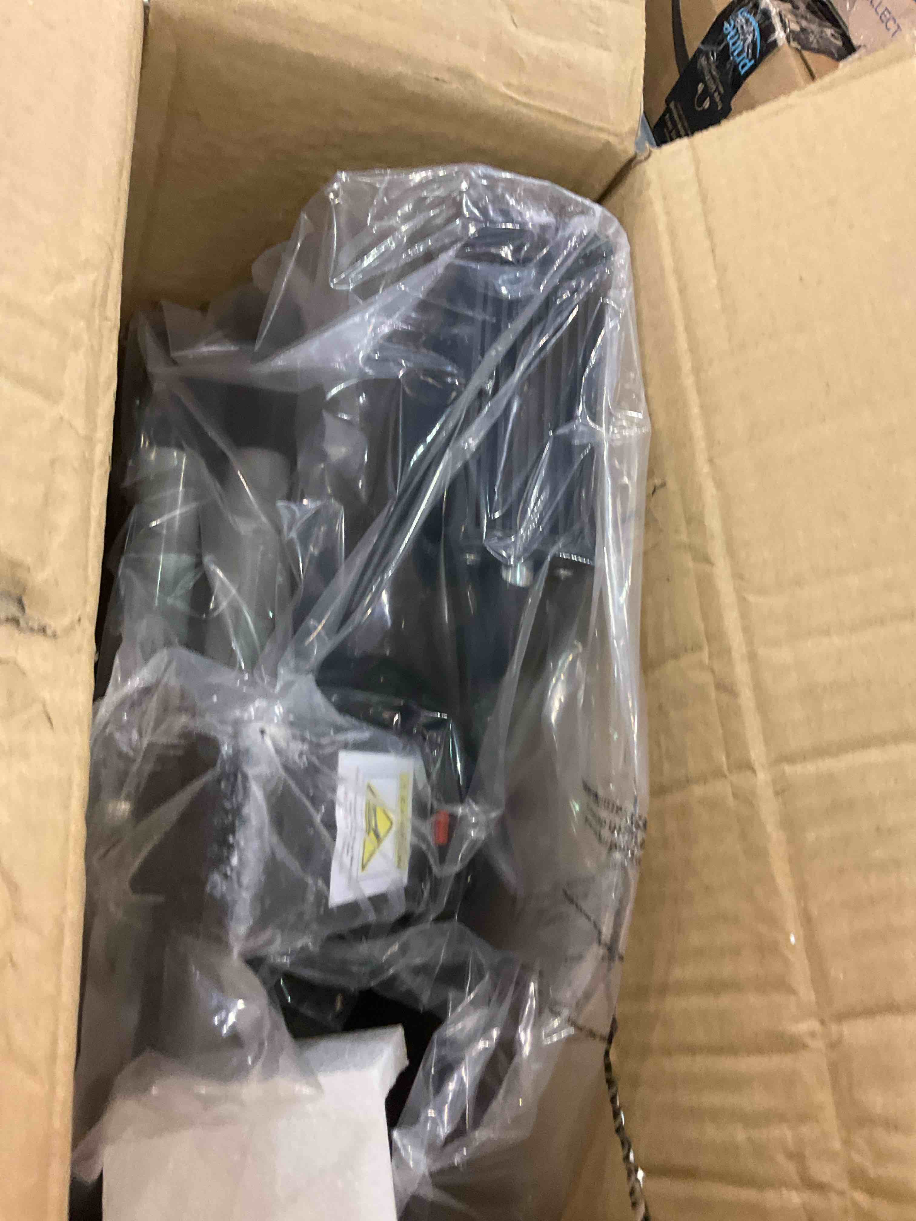https://s3.amazonaws.com/lotting-images-prod/bidfta/EXS00980084_1704815991097.jpeg