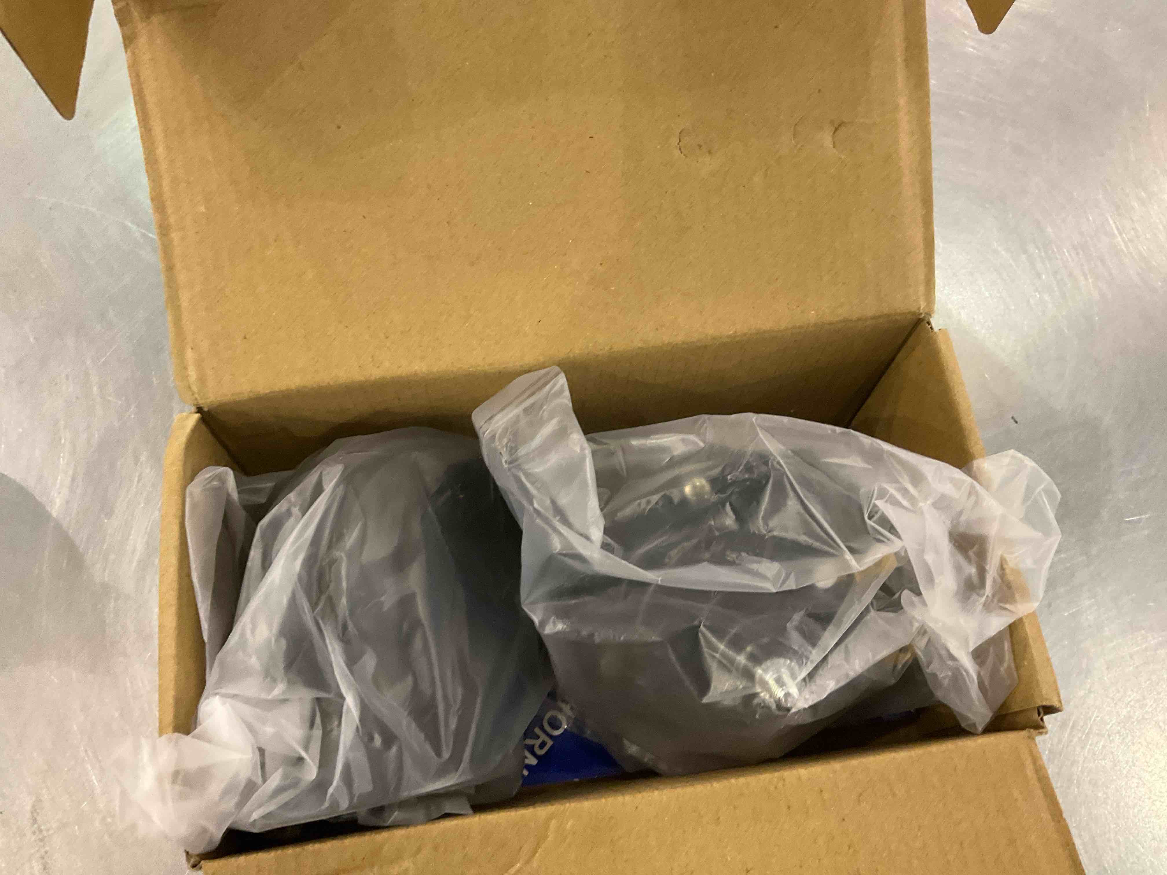 https://s3.amazonaws.com/lotting-images-prod/bidfta/EXS00981717_1704306880735.jpeg
