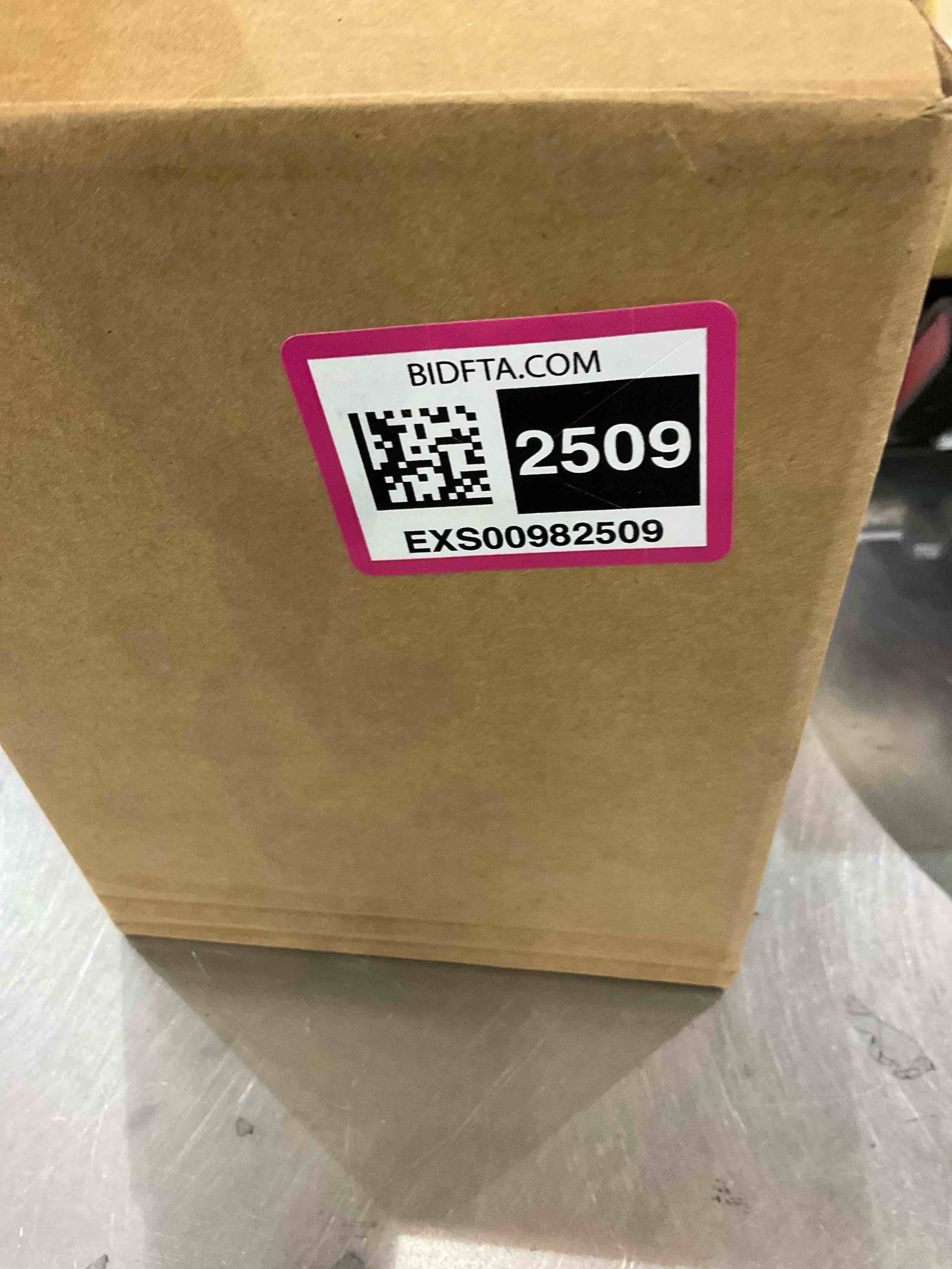 https://s3.amazonaws.com/lotting-images-prod/bidfta/EXS00982509_1704484461961.jpeg