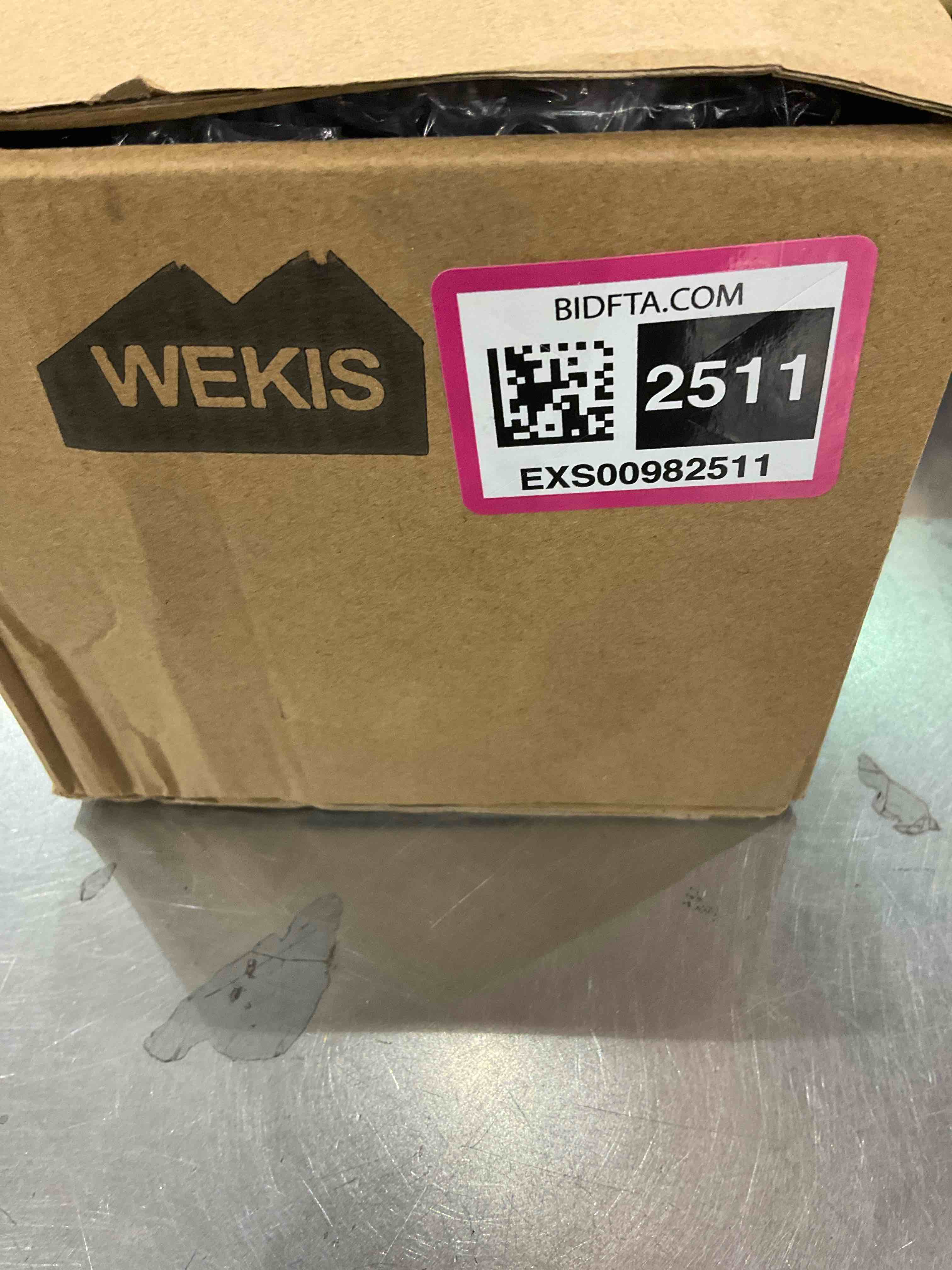 https://s3.amazonaws.com/lotting-images-prod/bidfta/EXS00982511_1704484089405.jpeg
