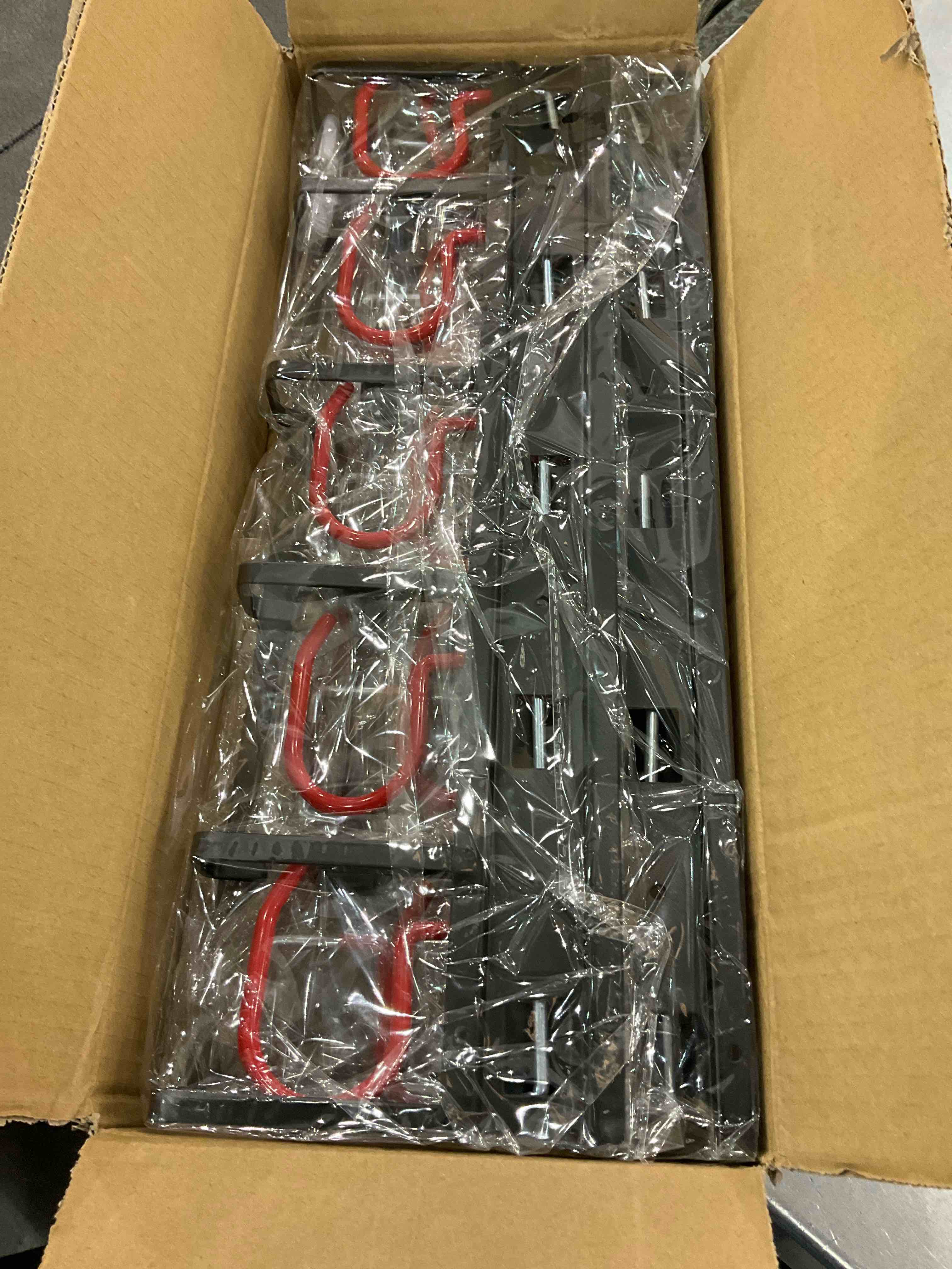 https://s3.amazonaws.com/lotting-images-prod/bidfta/EXS00982583_1704813657663.jpeg