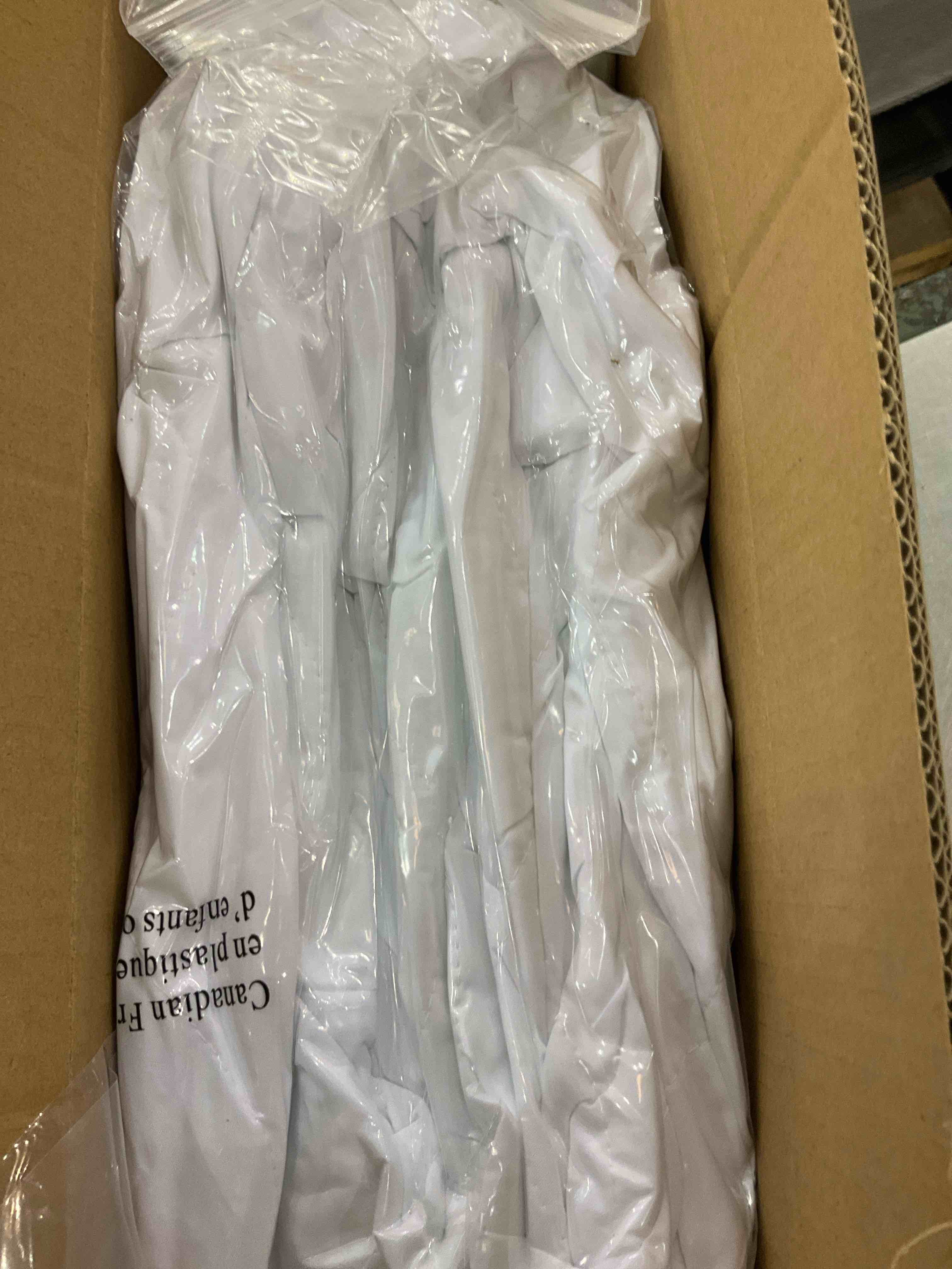 https://s3.amazonaws.com/lotting-images-prod/bidfta/EXS00982980_1704998763514.jpeg