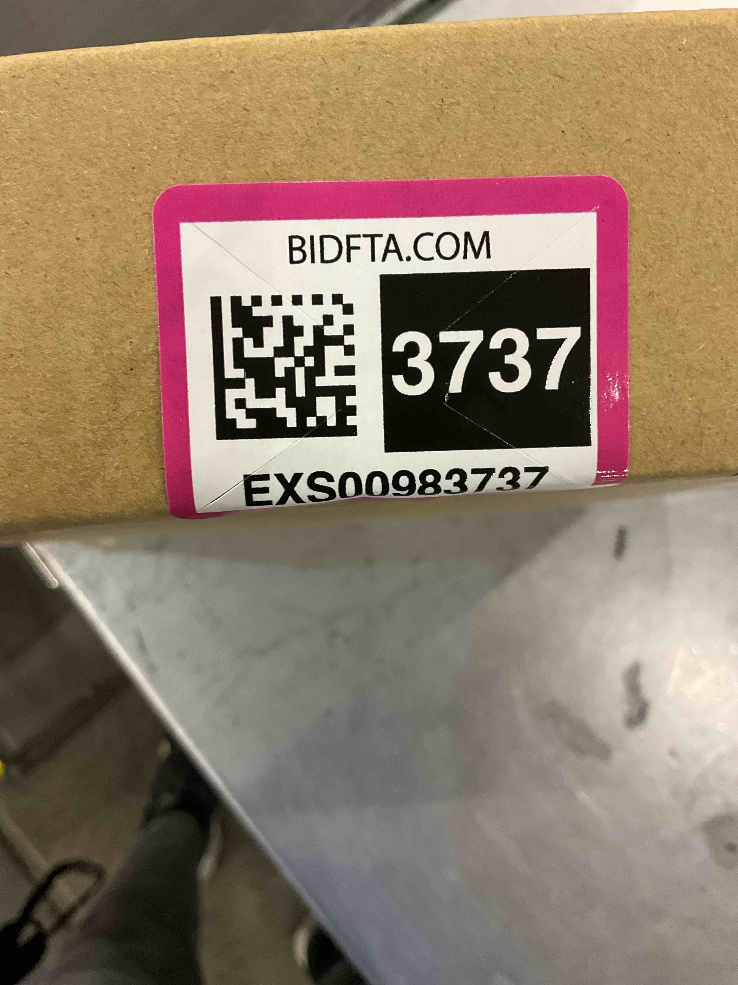https://s3.amazonaws.com/lotting-images-prod/bidfta/EXS00983737_1704286440916.jpeg