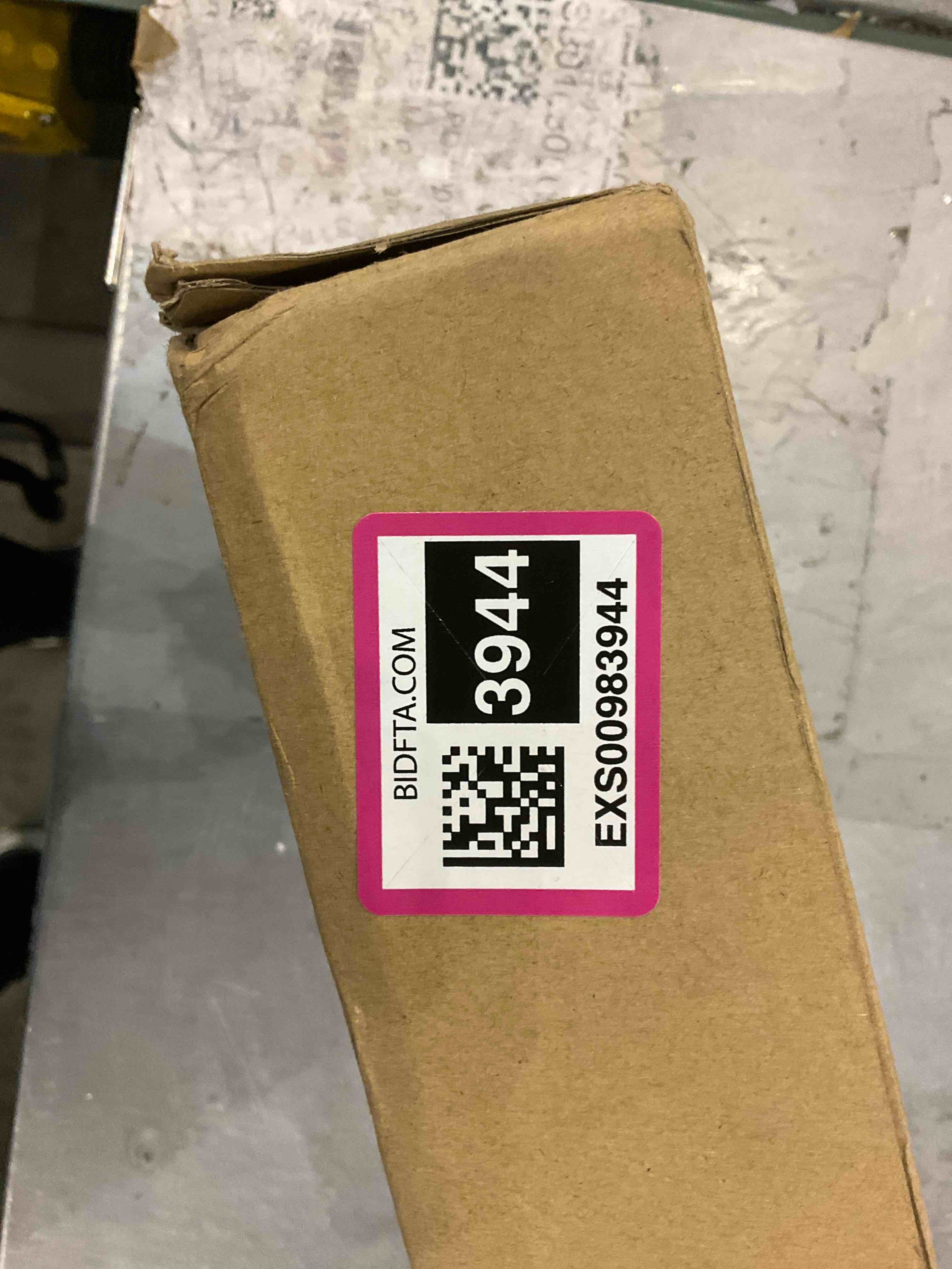 https://s3.amazonaws.com/lotting-images-prod/bidfta/EXS00983944_1704370831831.jpeg