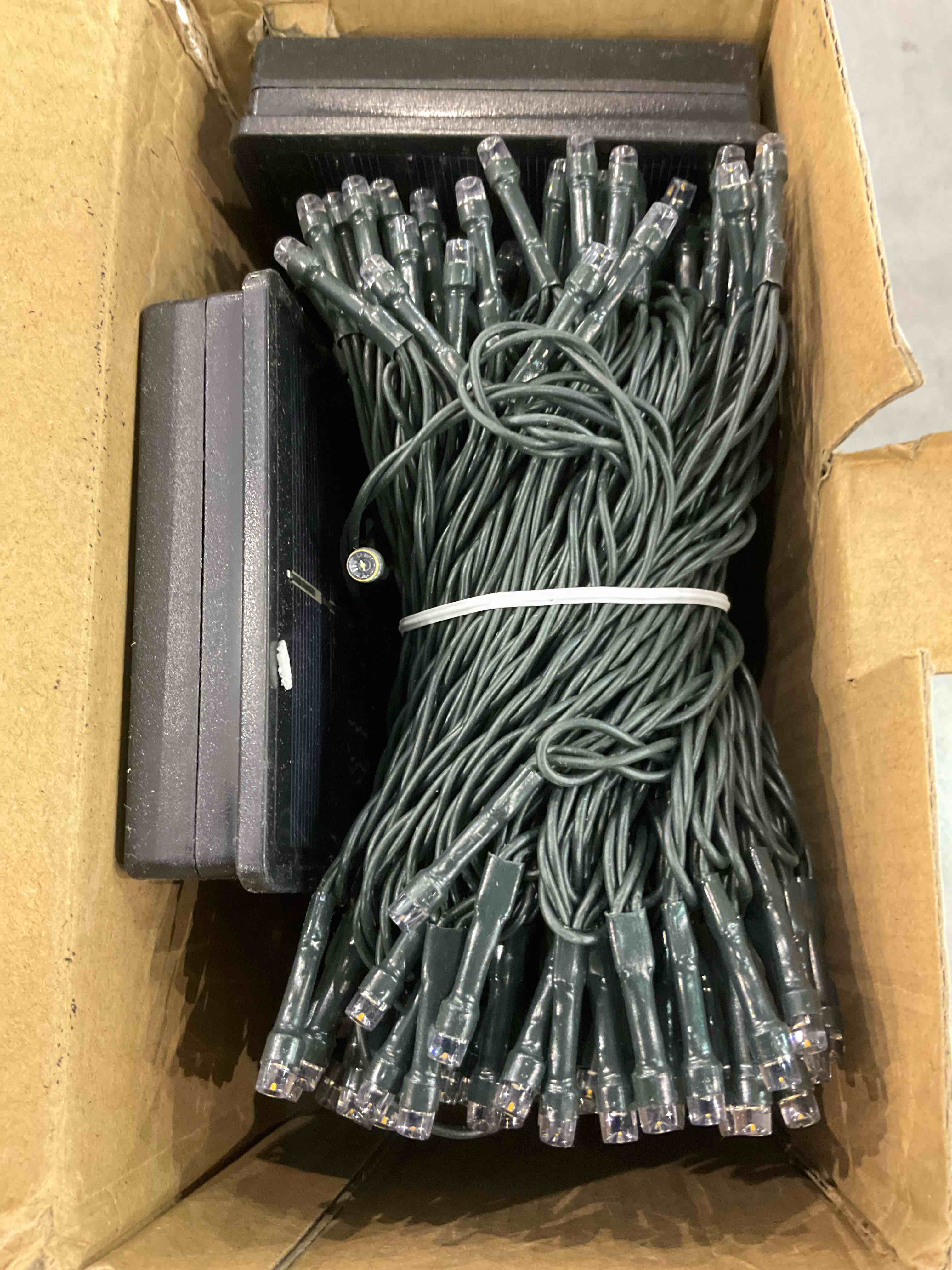 https://s3.amazonaws.com/lotting-images-prod/bidfta/EXS00984507_1704285901583.jpeg