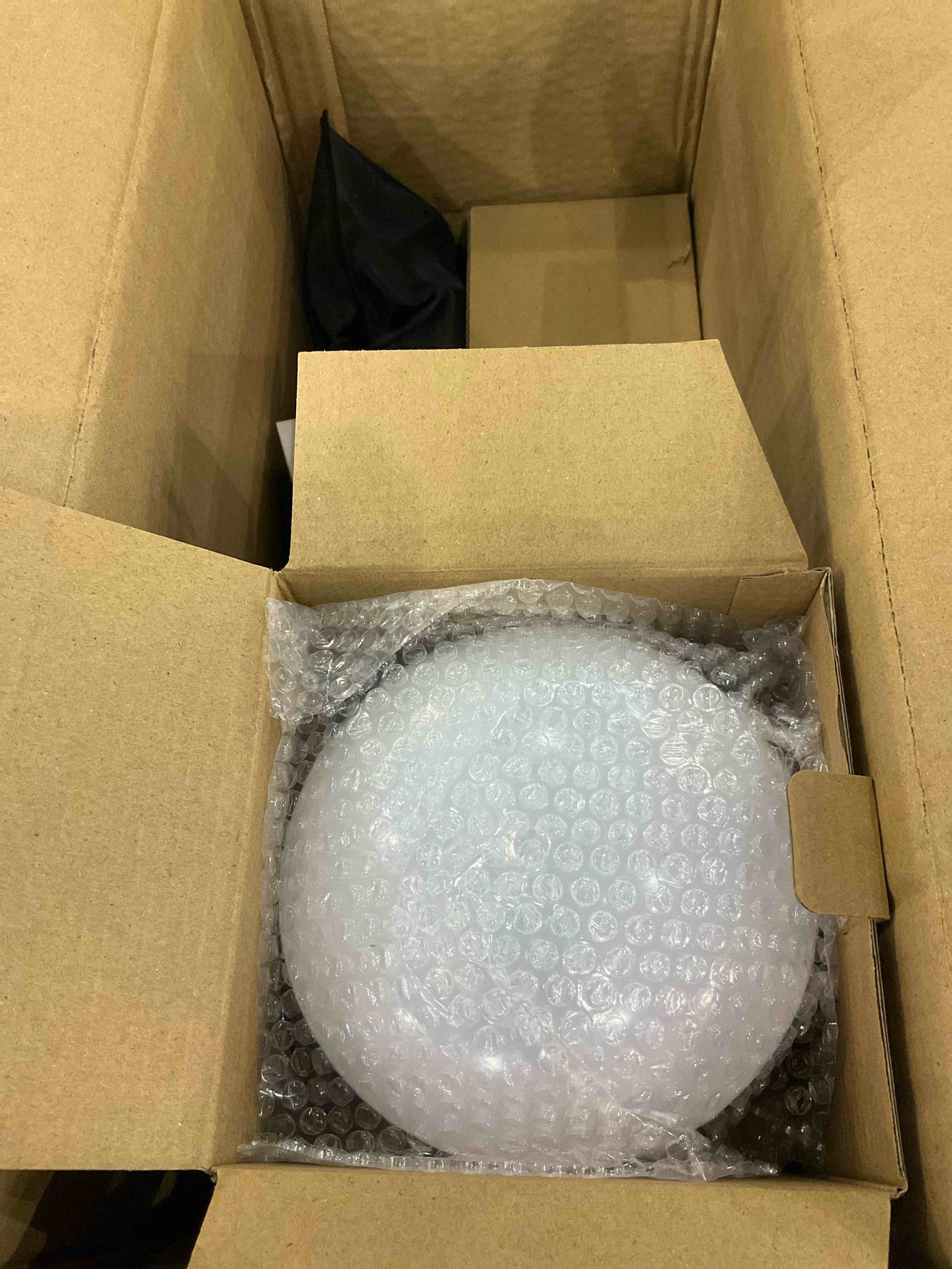 https://s3.amazonaws.com/lotting-images-prod/bidfta/EXS00984810_1704461976239.jpeg