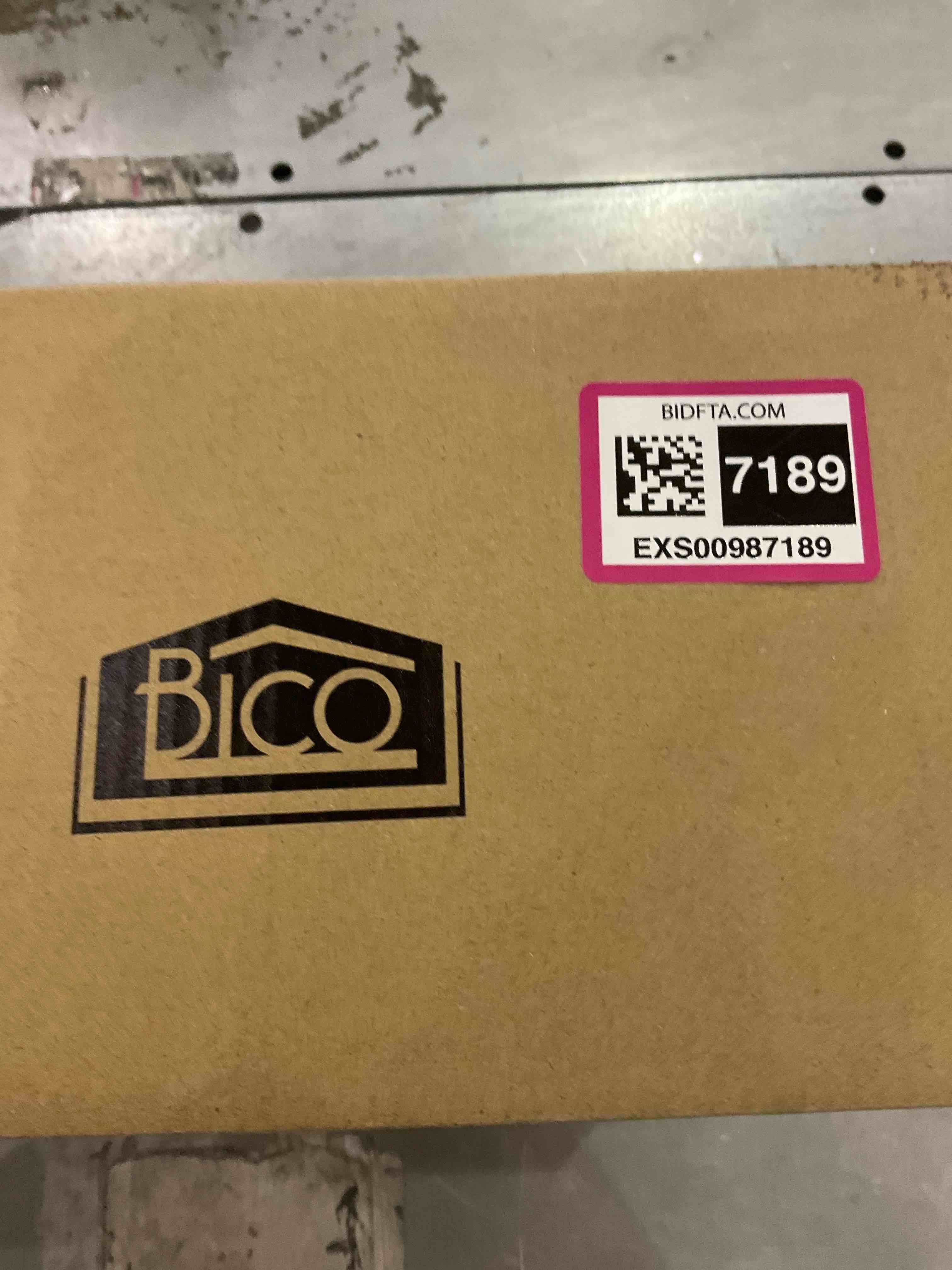 https://s3.amazonaws.com/lotting-images-prod/bidfta/EXS00987189_1704808163424.jpeg