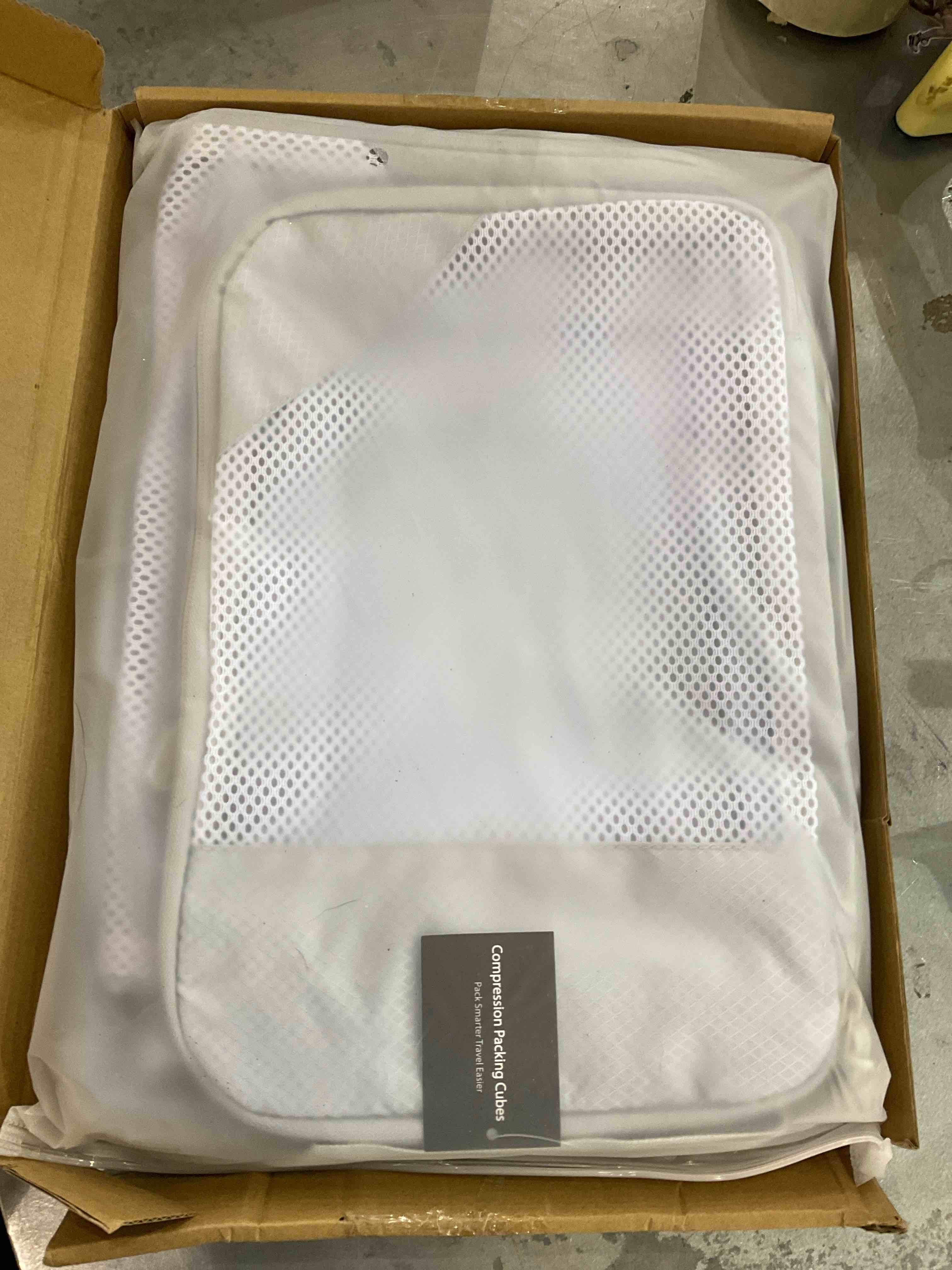 https://s3.amazonaws.com/lotting-images-prod/bidfta/EXS00987626_1704390380768.jpeg