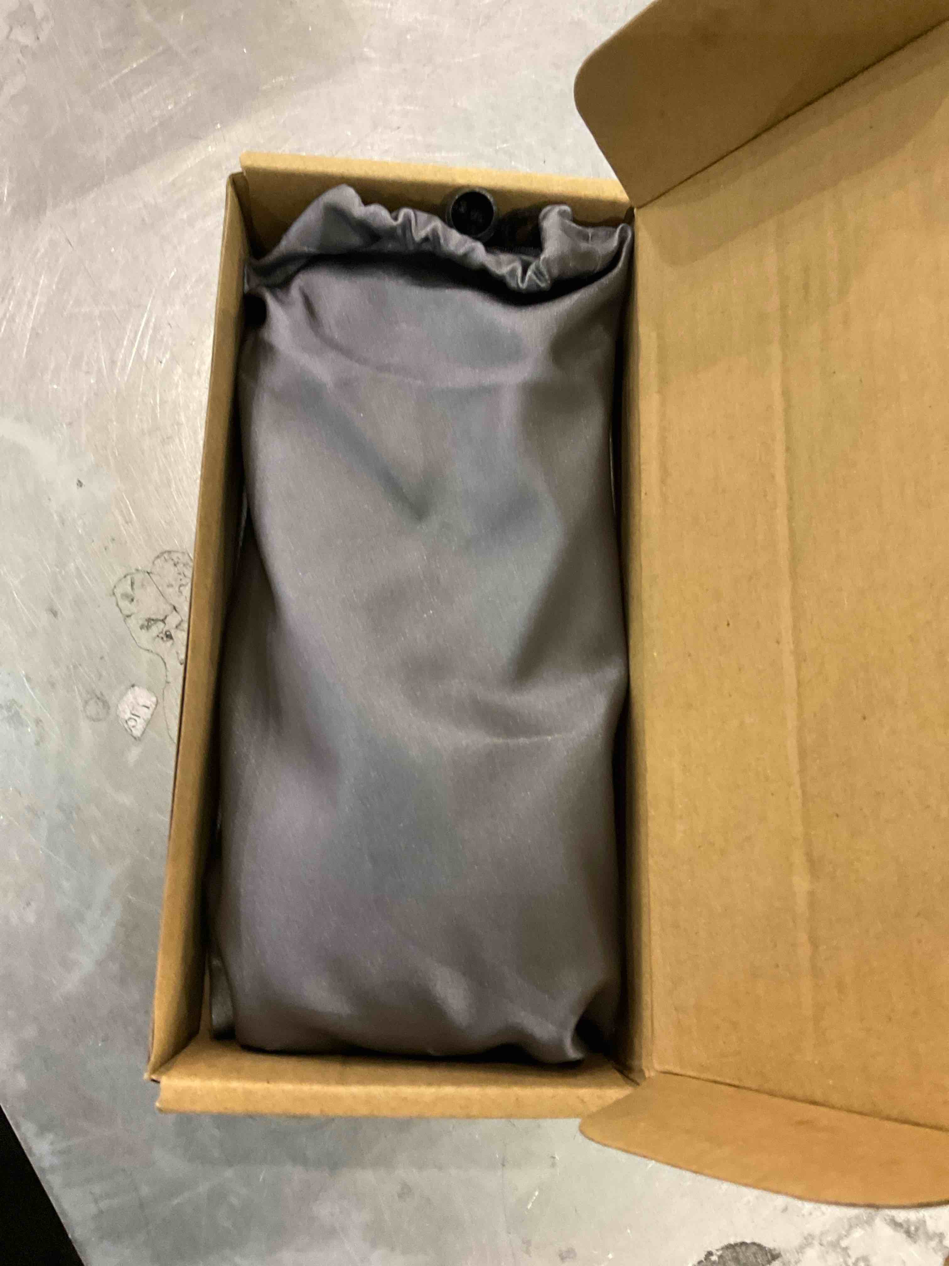 https://s3.amazonaws.com/lotting-images-prod/bidfta/EXS00987739_1704461011743.jpeg