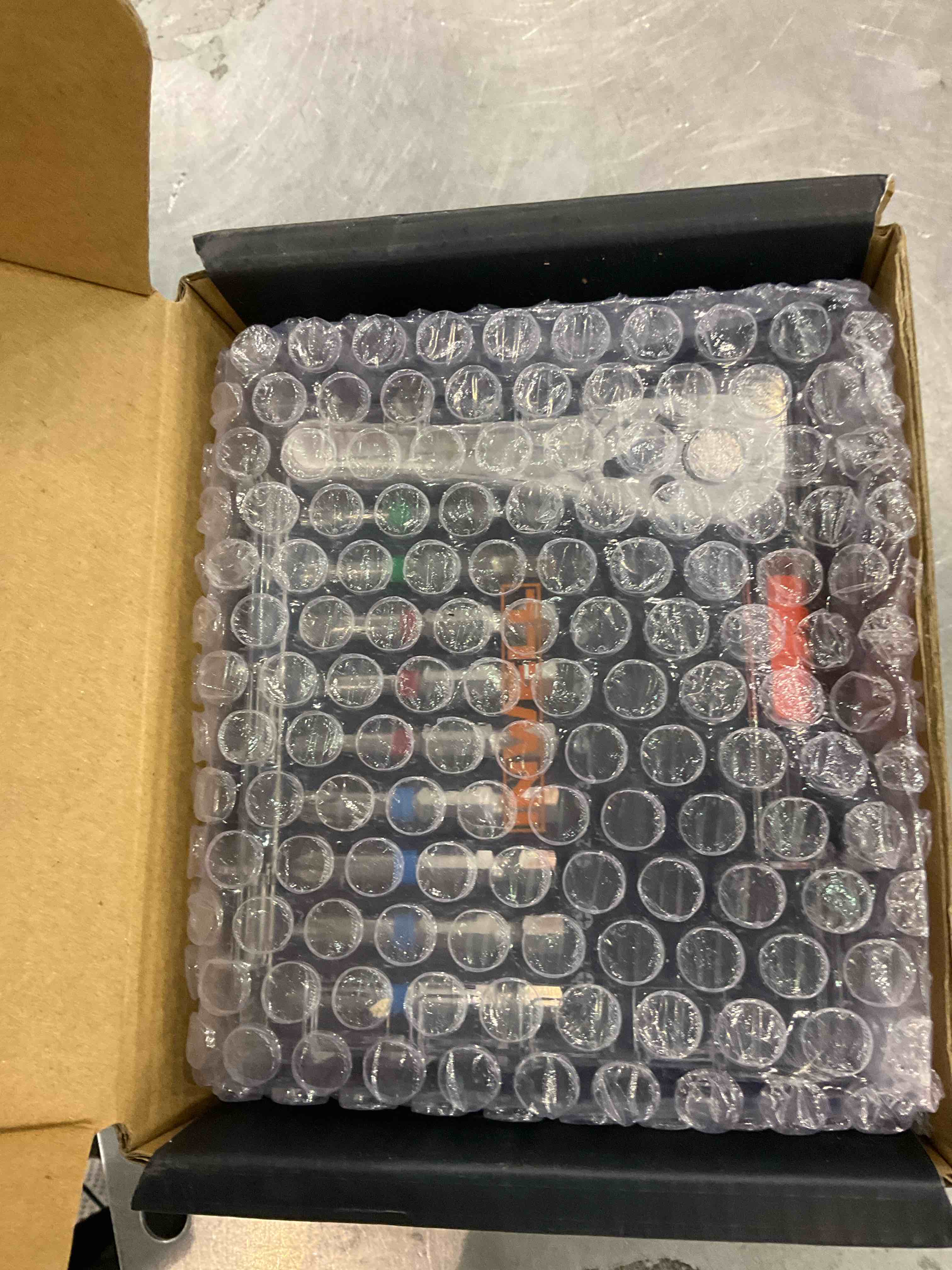 https://s3.amazonaws.com/lotting-images-prod/bidfta/EXS00987936_1704715992093.jpeg