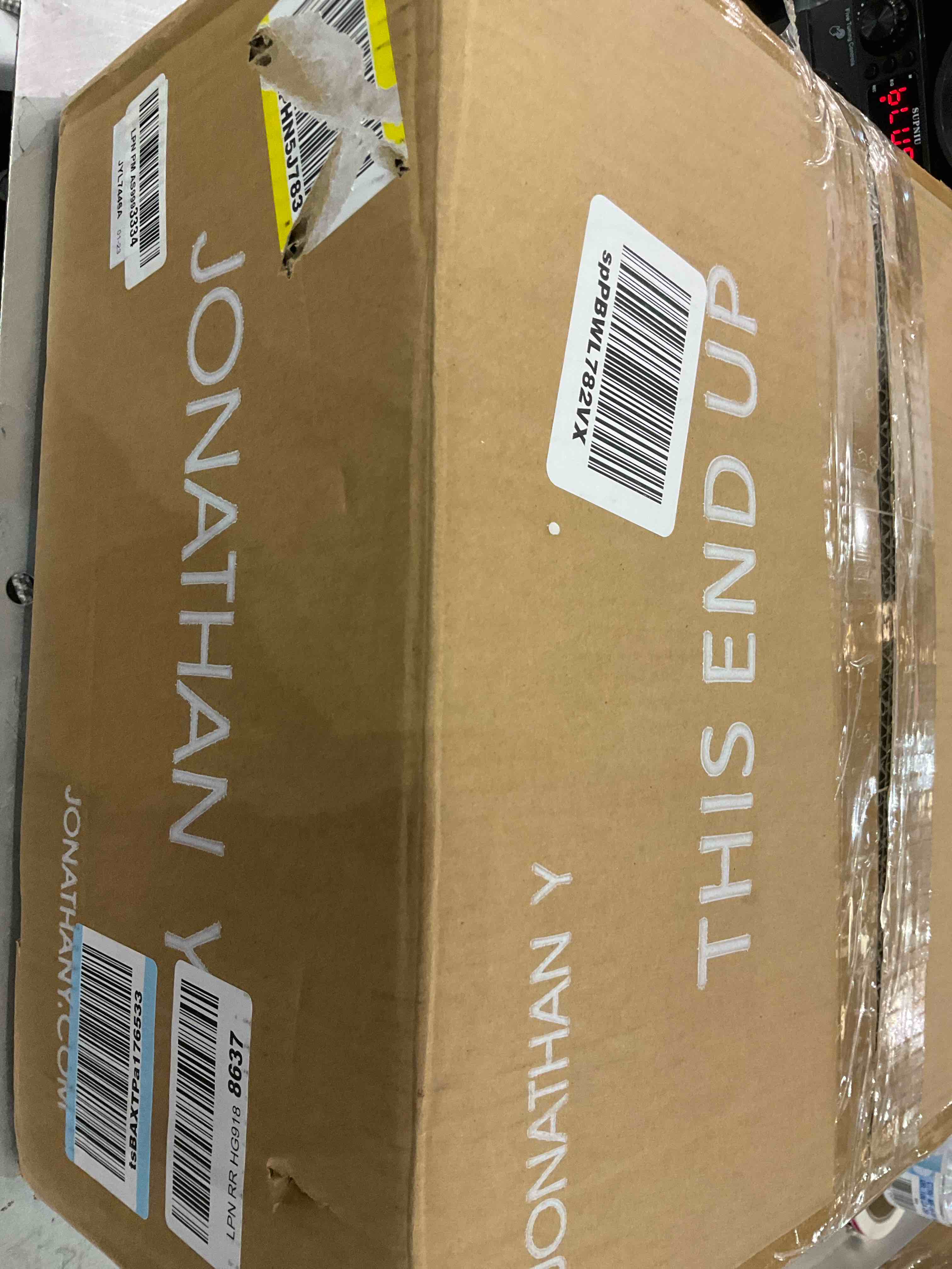 https://s3.amazonaws.com/lotting-images-prod/bidfta/EXS00988114_1704908753607.jpeg