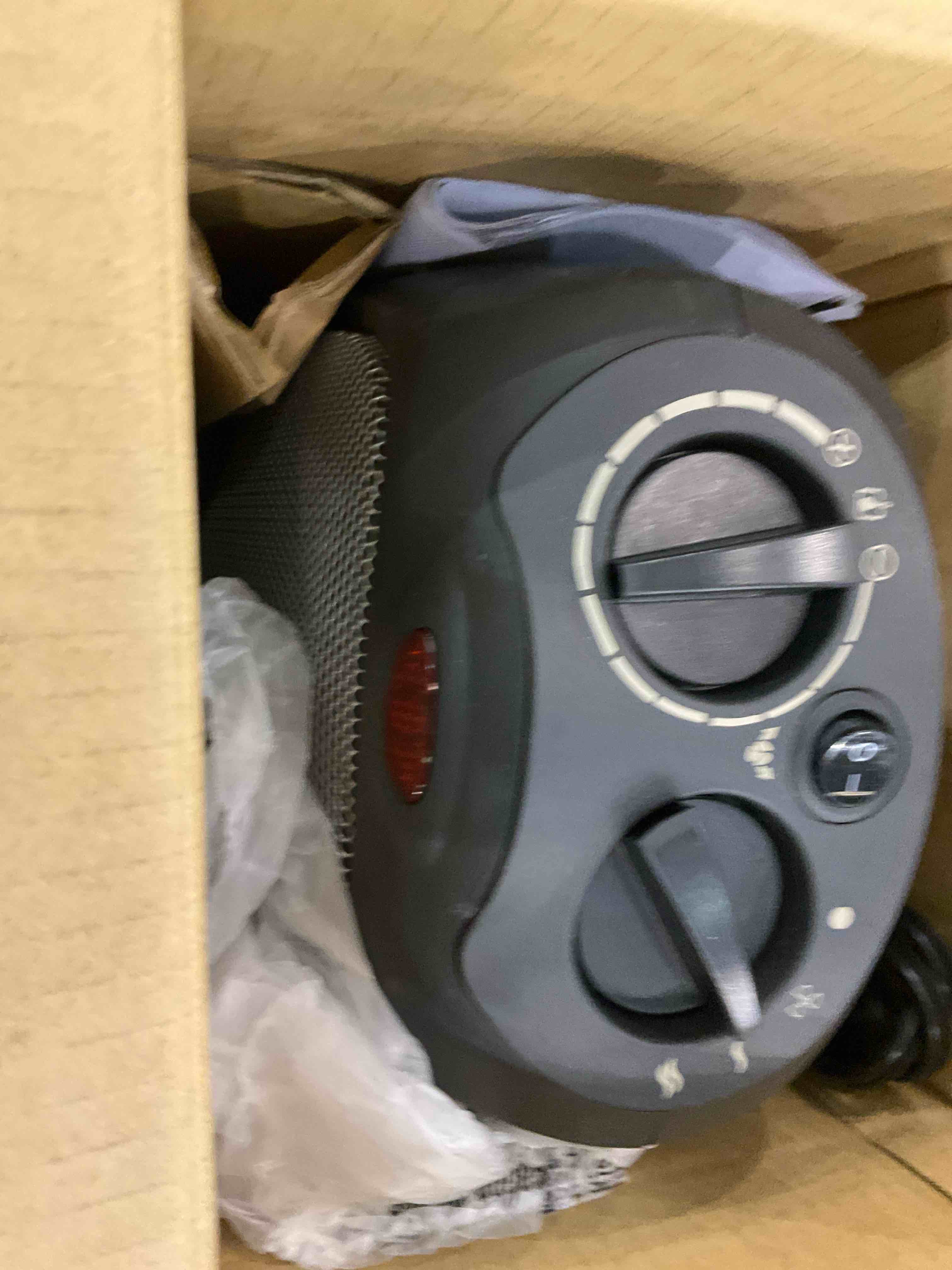 https://s3.amazonaws.com/lotting-images-prod/bidfta/EXS00988357_1705593626382.jpeg