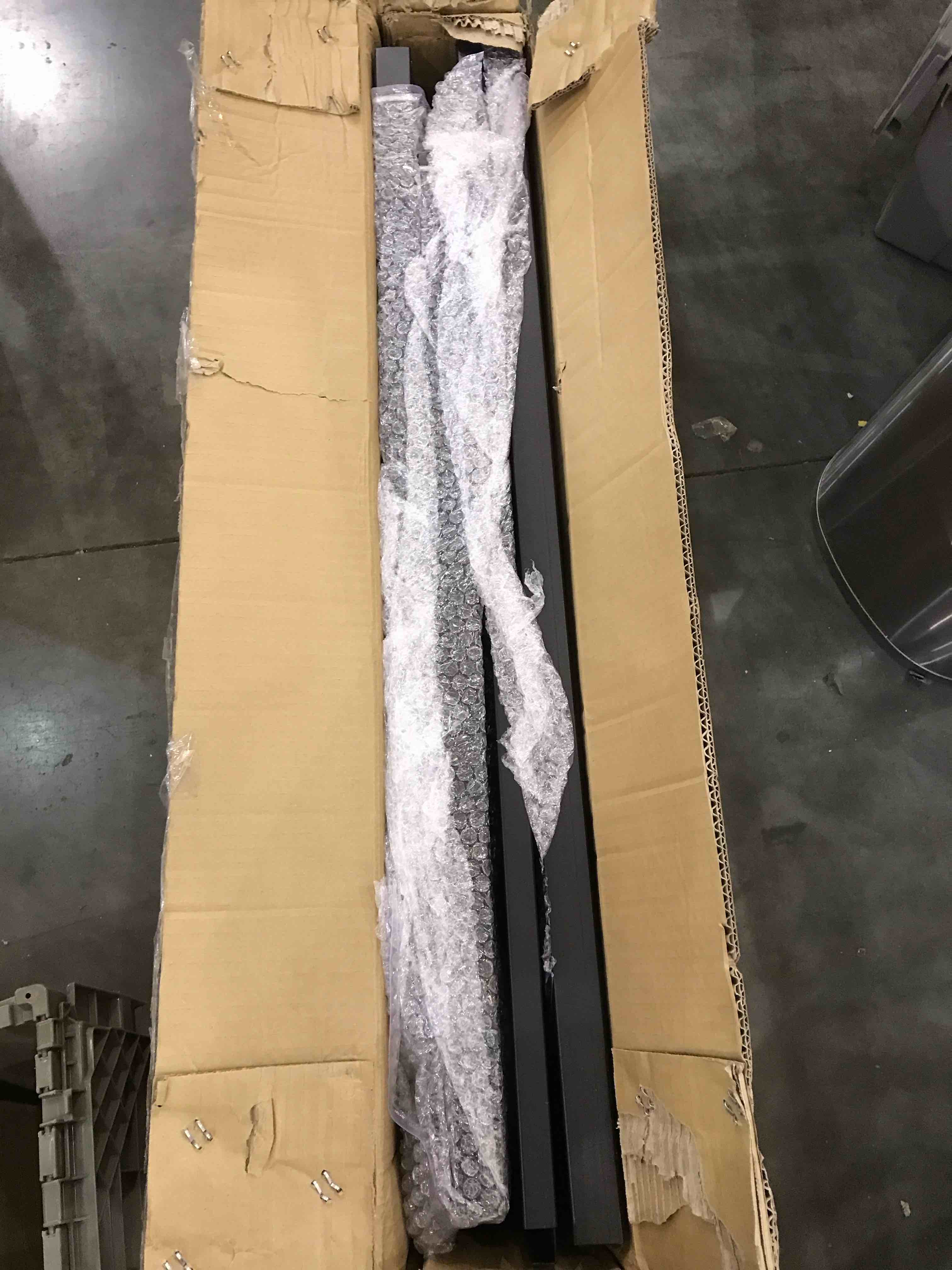 https://s3.amazonaws.com/lotting-images-prod/bidfta/EXS00989328_1704210032893.jpeg