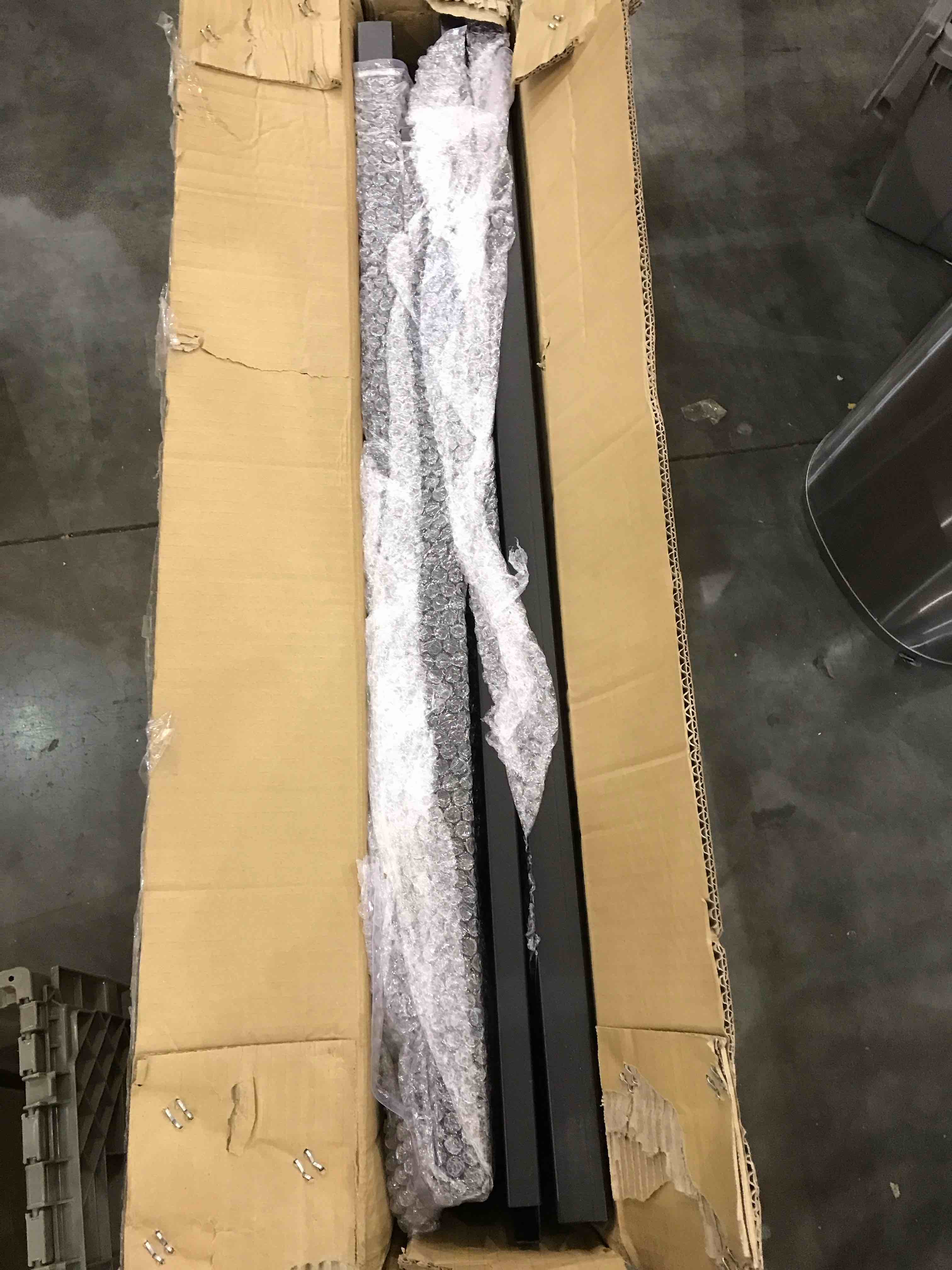 https://s3.amazonaws.com/lotting-images-prod/bidfta/EXS00989328_1704210034141.jpeg