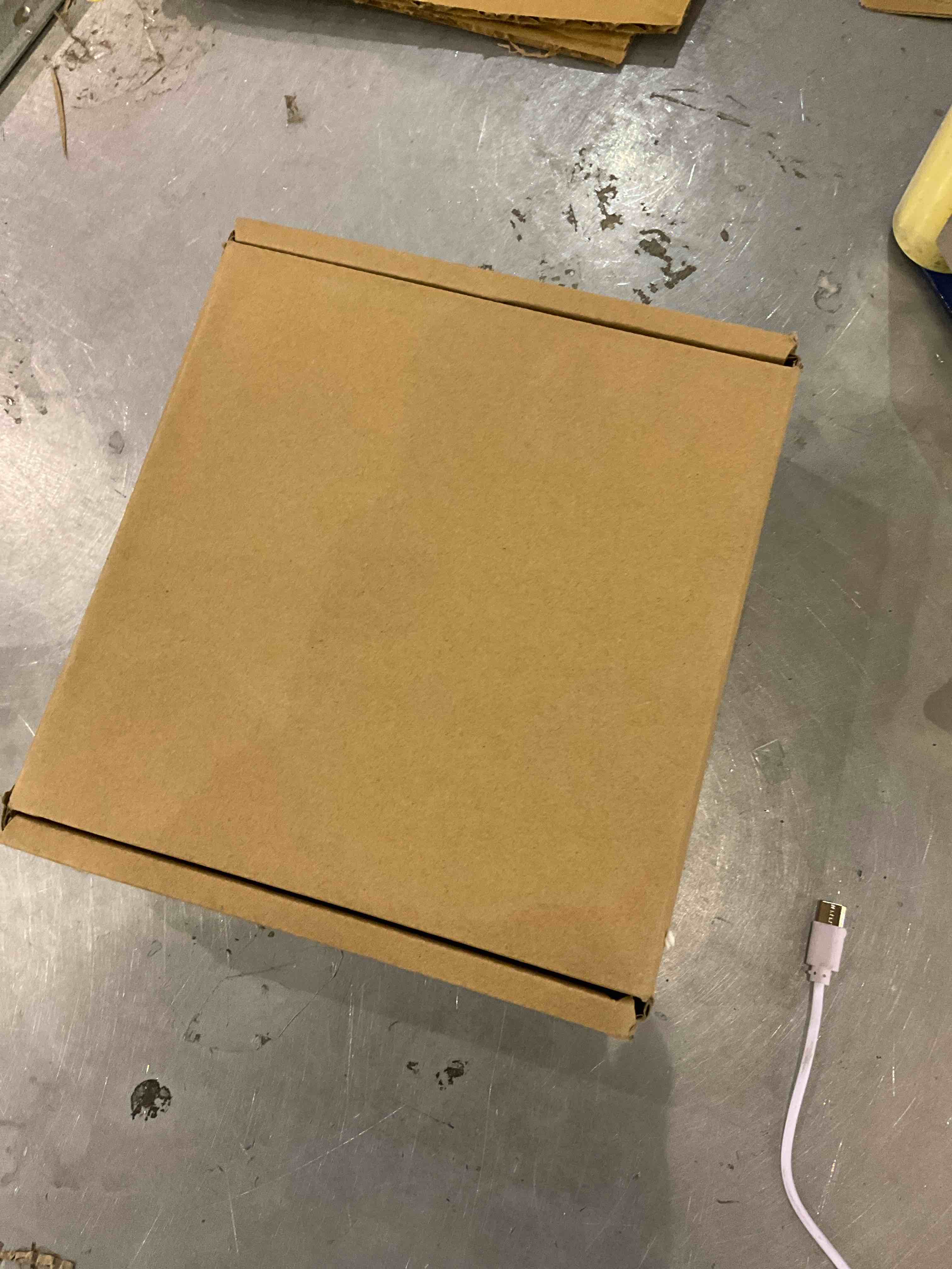 https://s3.amazonaws.com/lotting-images-prod/bidfta/EXS00991072_1704744040383.jpeg