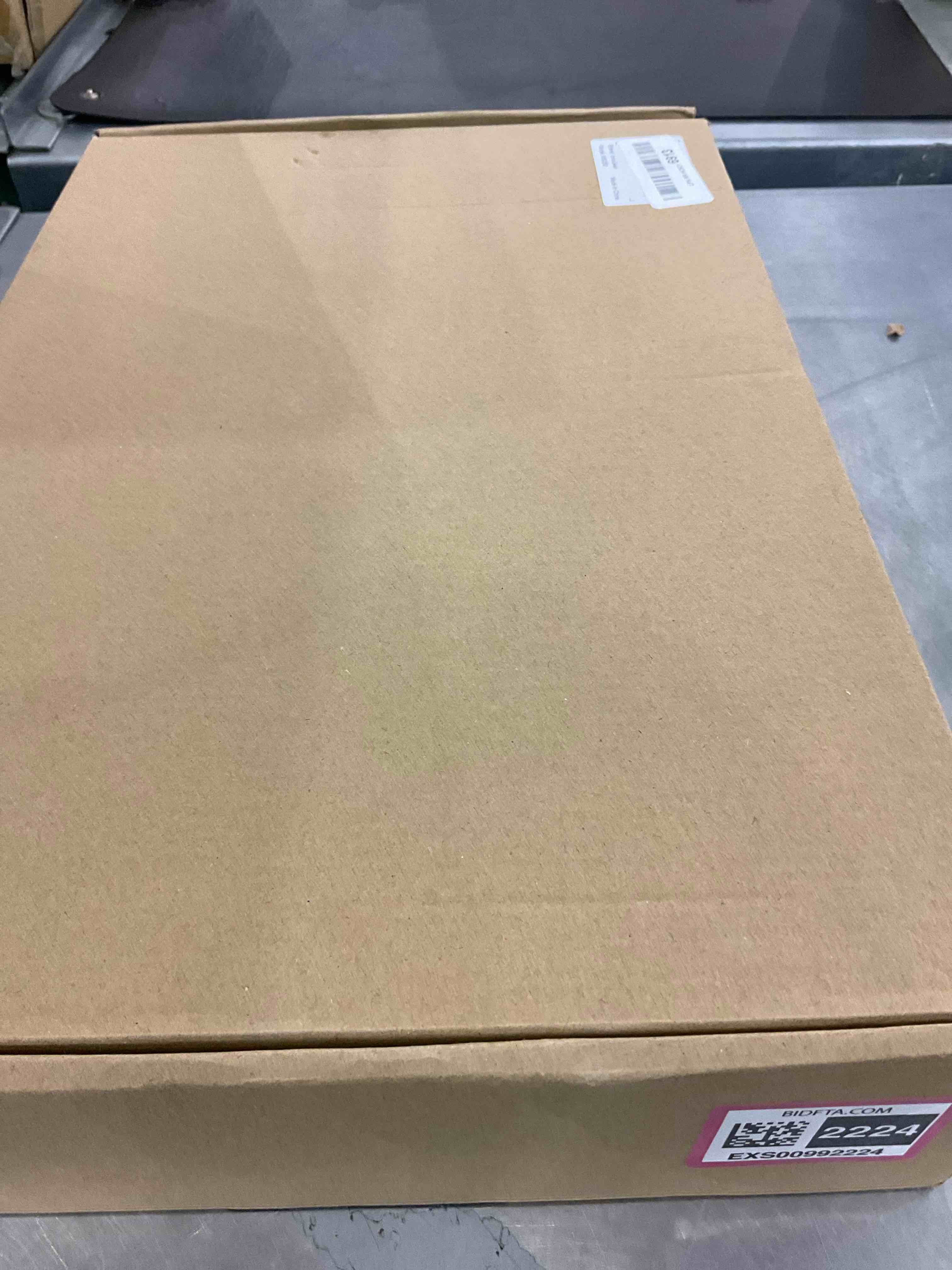 https://s3.amazonaws.com/lotting-images-prod/bidfta/EXS00992224_1704892468702.jpeg