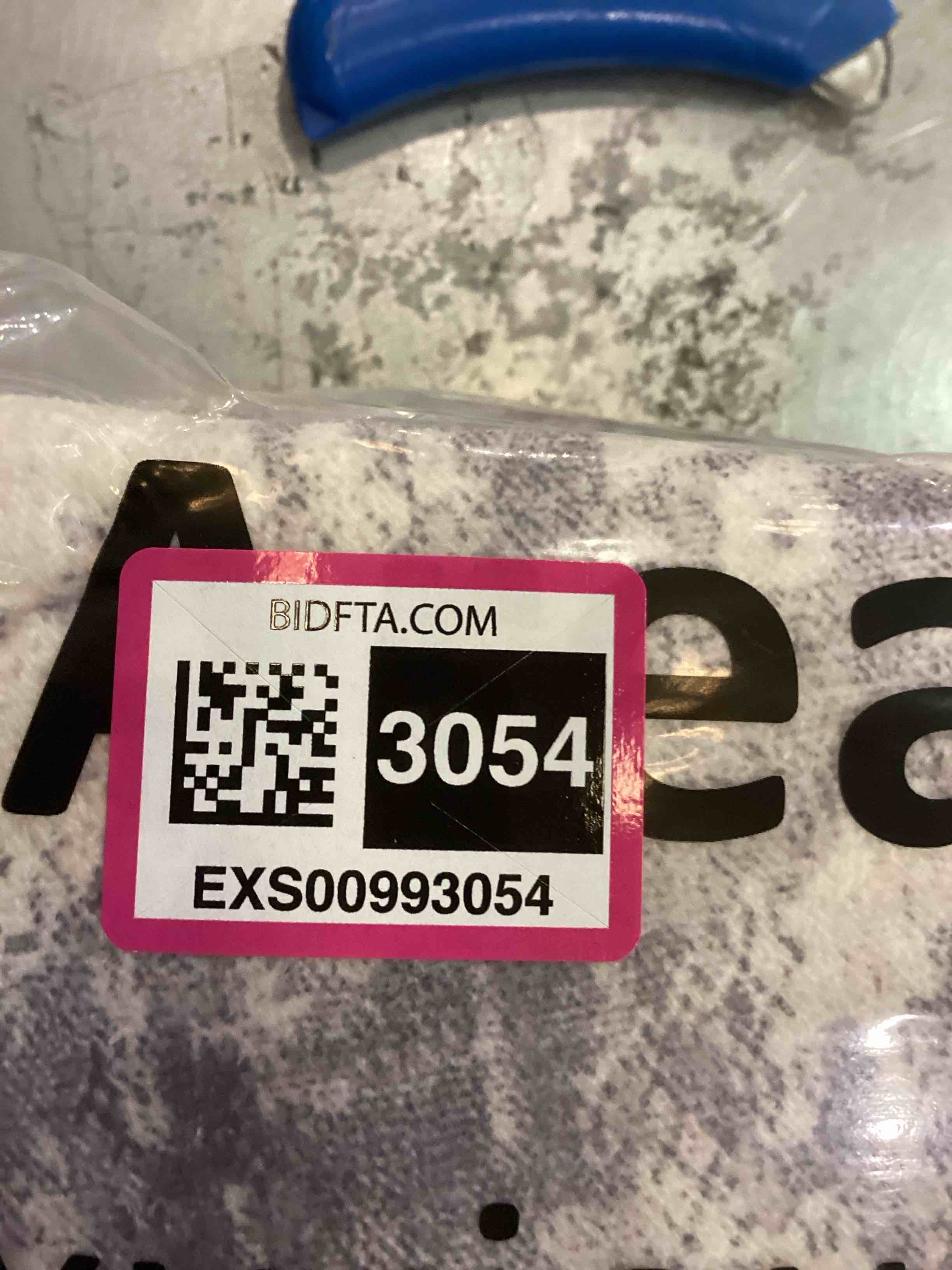 https://s3.amazonaws.com/lotting-images-prod/bidfta/EXS00993054_1704737469926.jpeg