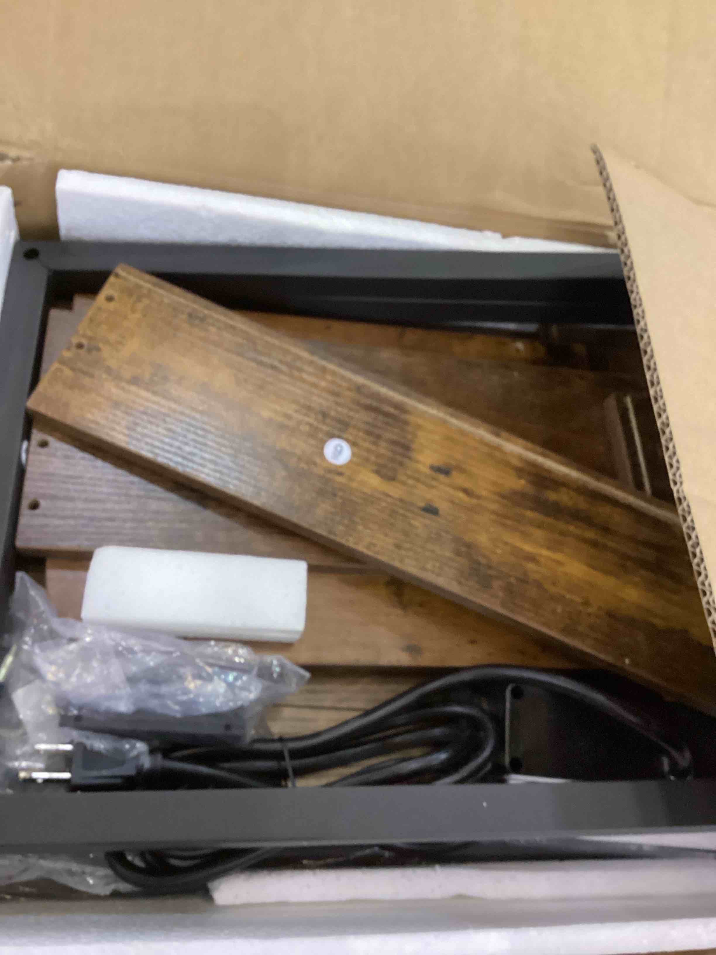 https://s3.amazonaws.com/lotting-images-prod/bidfta/EXS00993230_1704829100448.jpeg