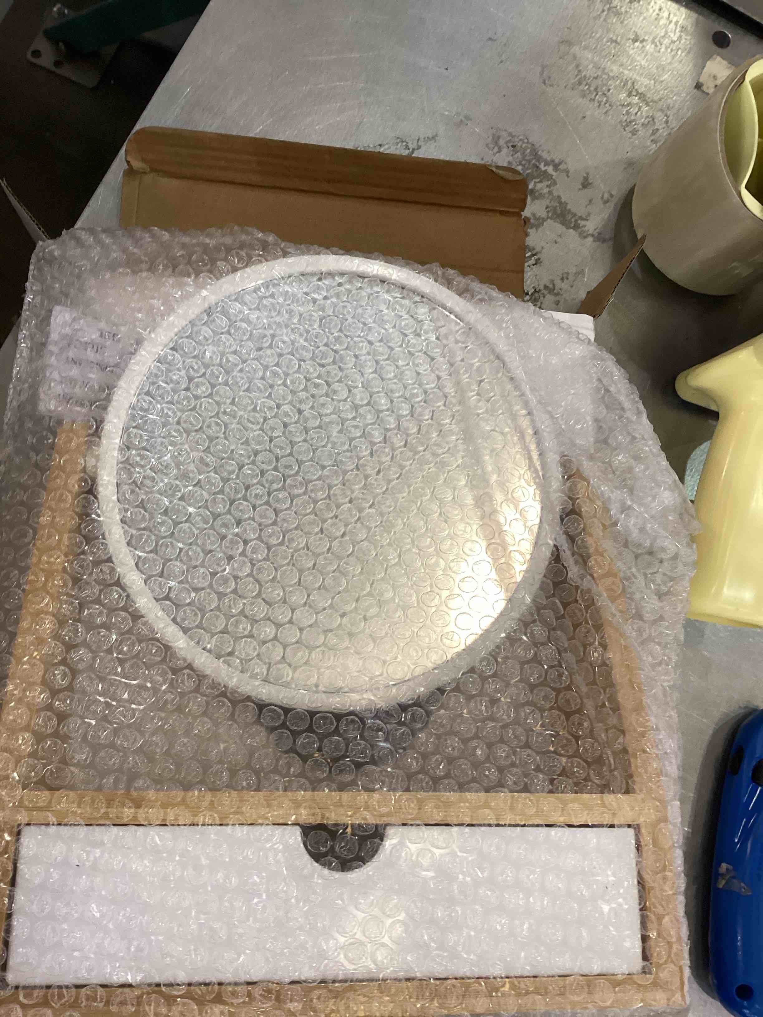 https://s3.amazonaws.com/lotting-images-prod/bidfta/EXS00993233_1704829473807.jpeg