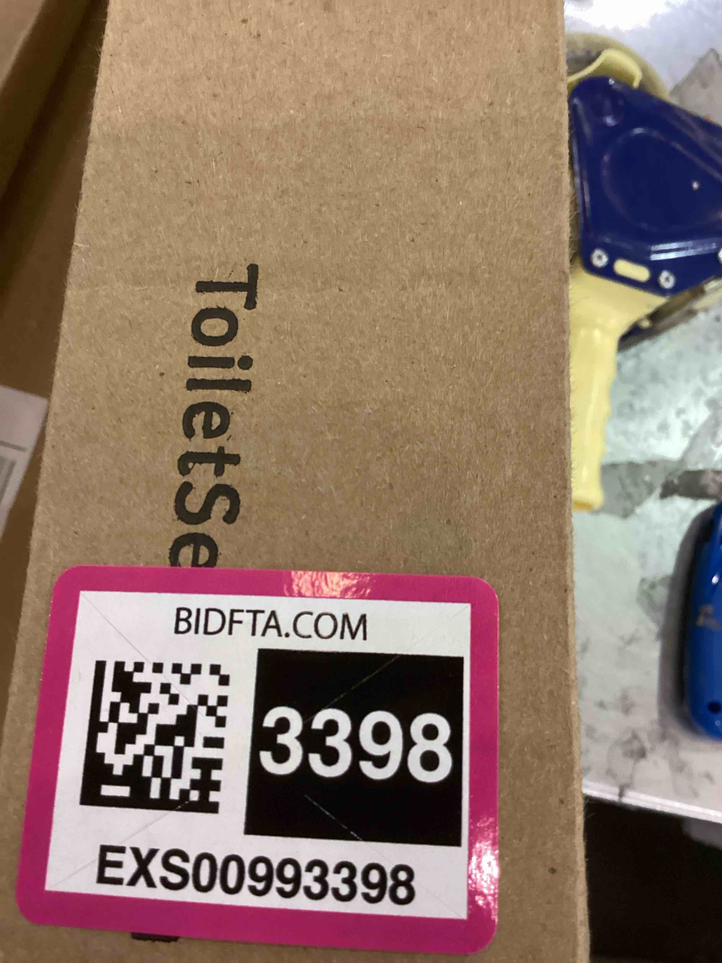 https://s3.amazonaws.com/lotting-images-prod/bidfta/EXS00993398_1704911003623.jpeg