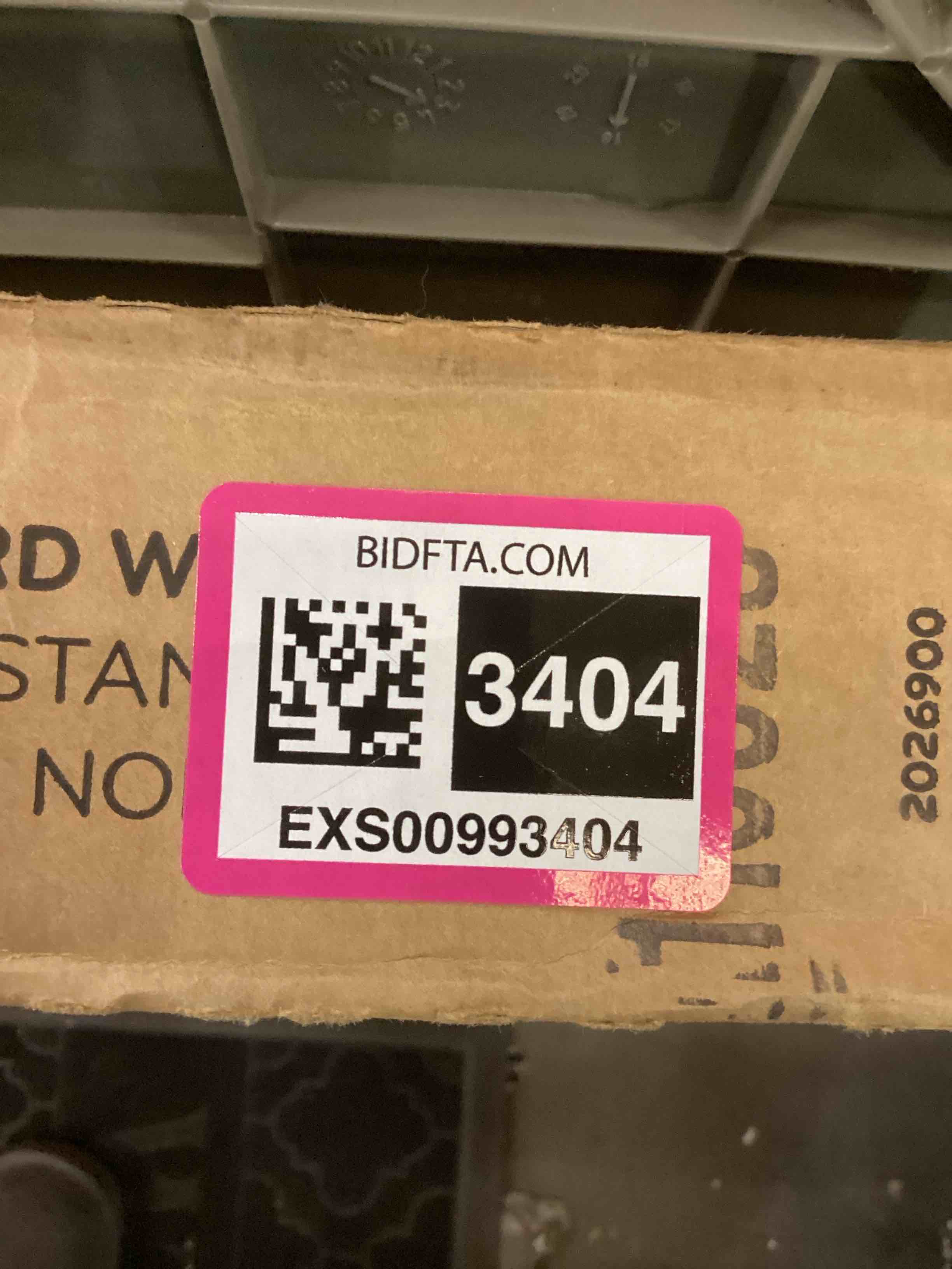 https://s3.amazonaws.com/lotting-images-prod/bidfta/EXS00993404_1704912233874.jpeg