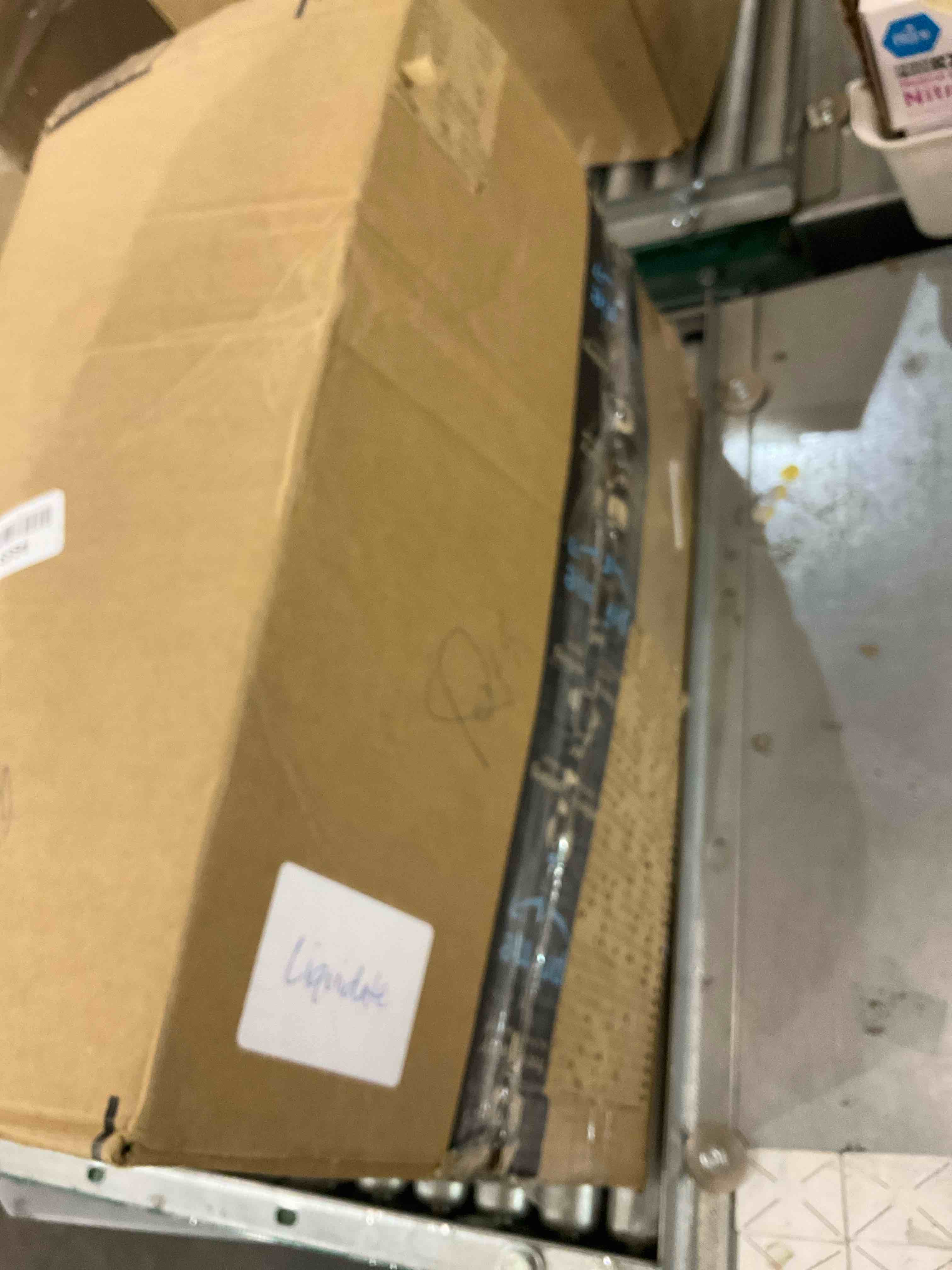 https://s3.amazonaws.com/lotting-images-prod/bidfta/EXS00993918_1706035340192.jpeg