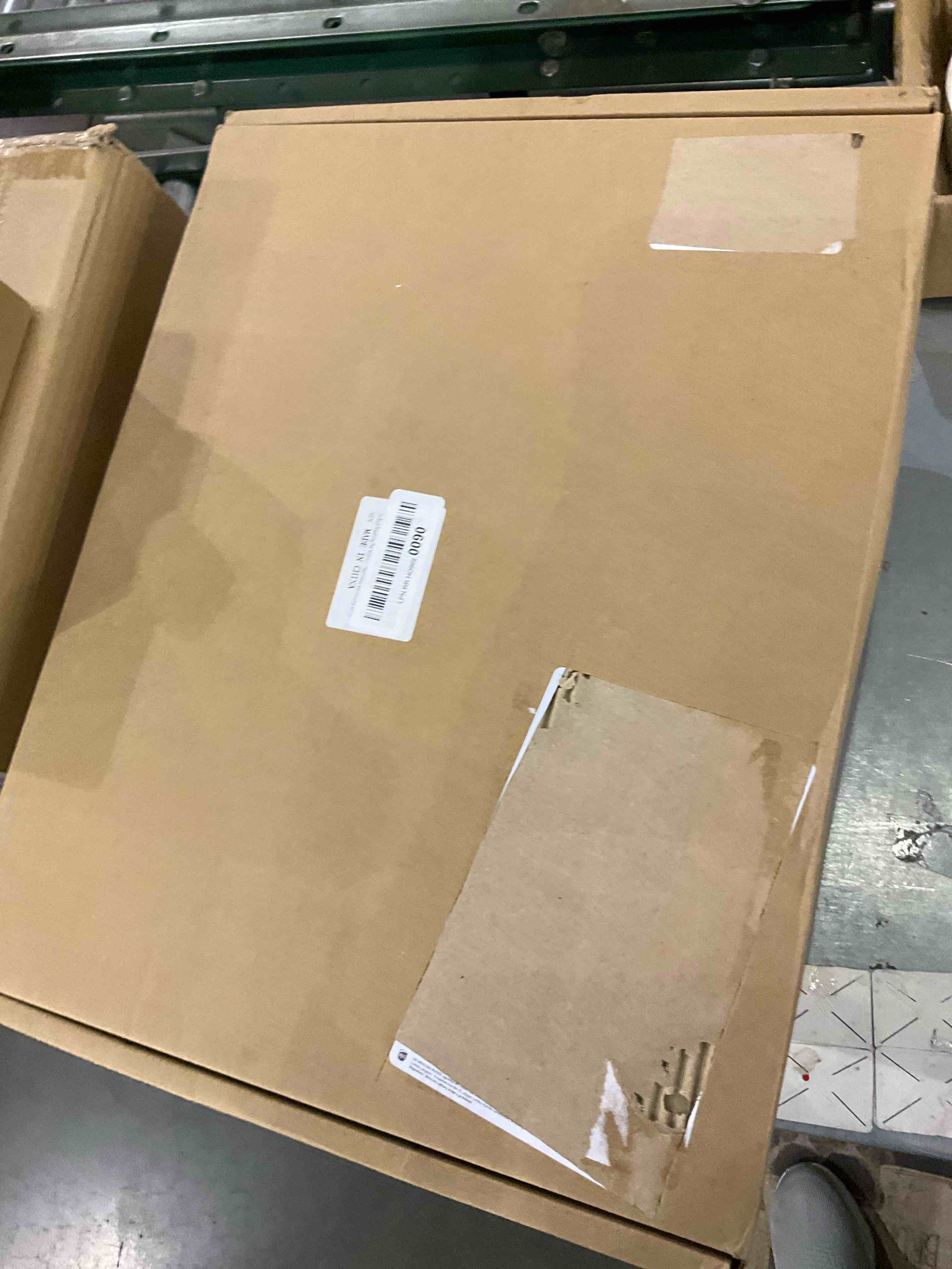 https://s3.amazonaws.com/lotting-images-prod/bidfta/EXS00993960_1706099065759.jpeg