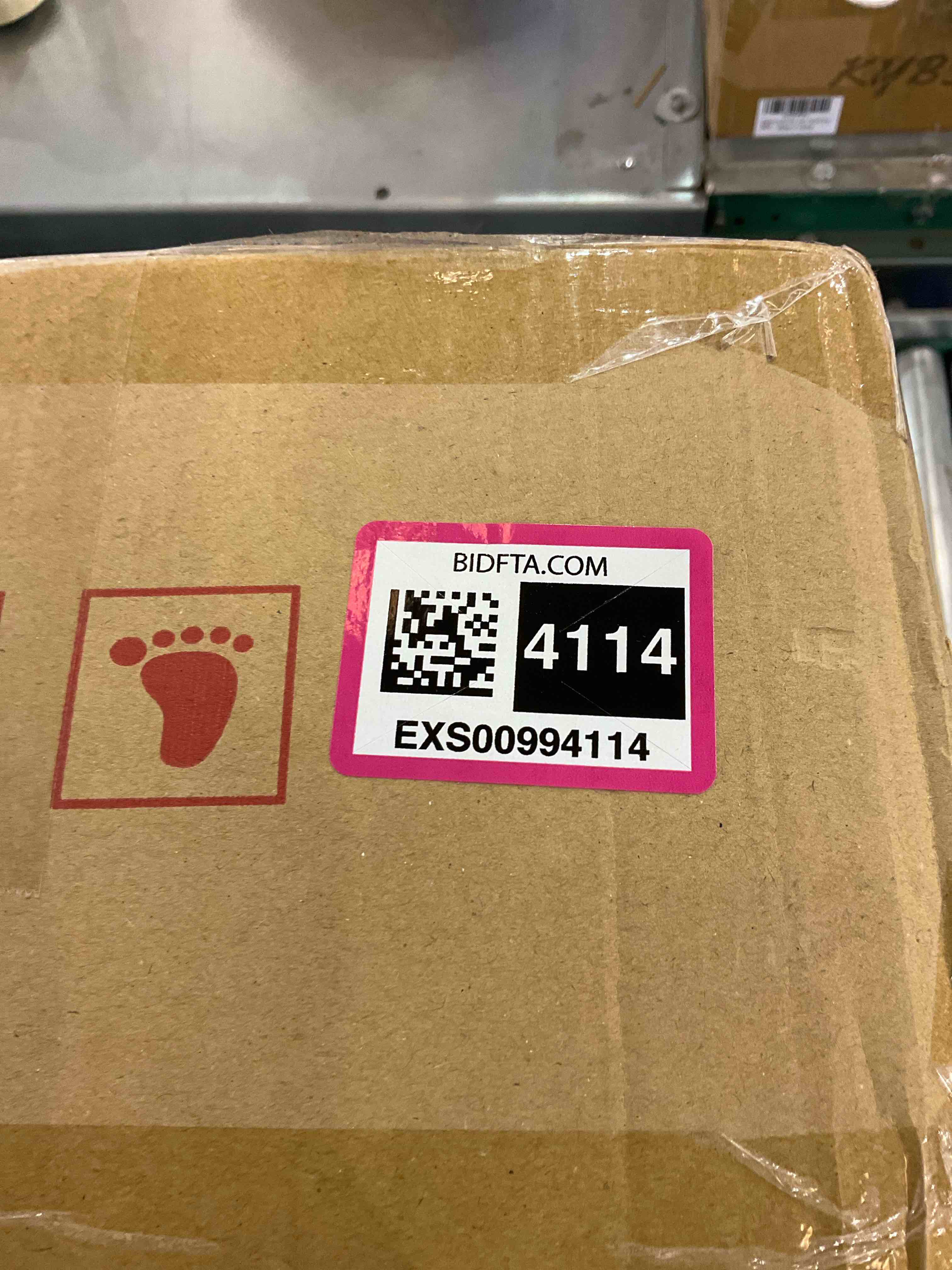 https://s3.amazonaws.com/lotting-images-prod/bidfta/EXS00994114_1704729651942.jpeg