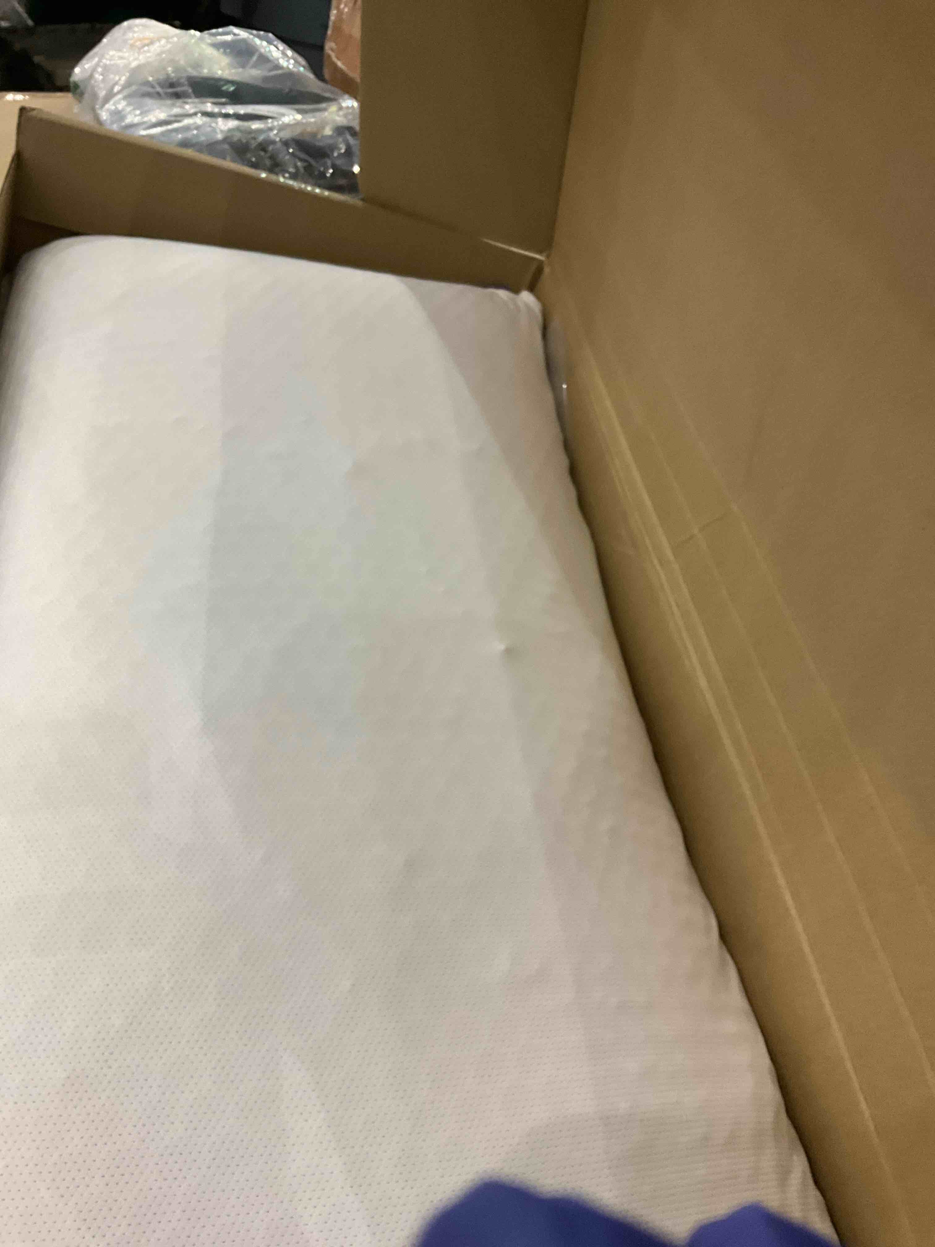 https://s3.amazonaws.com/lotting-images-prod/bidfta/EXS00994211_1704811373393.jpeg