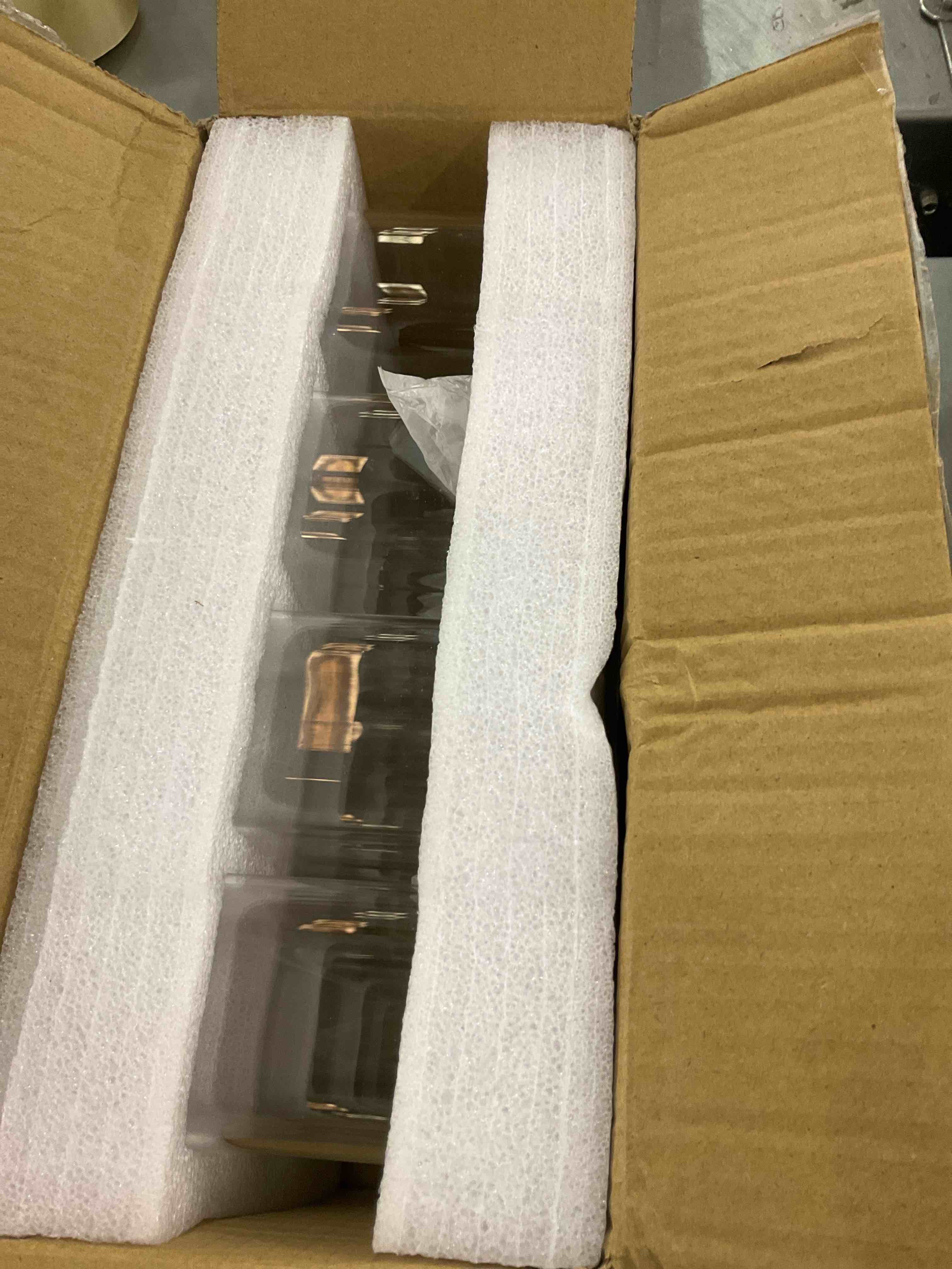 https://s3.amazonaws.com/lotting-images-prod/bidfta/EXS00994475_1704904081050.jpeg