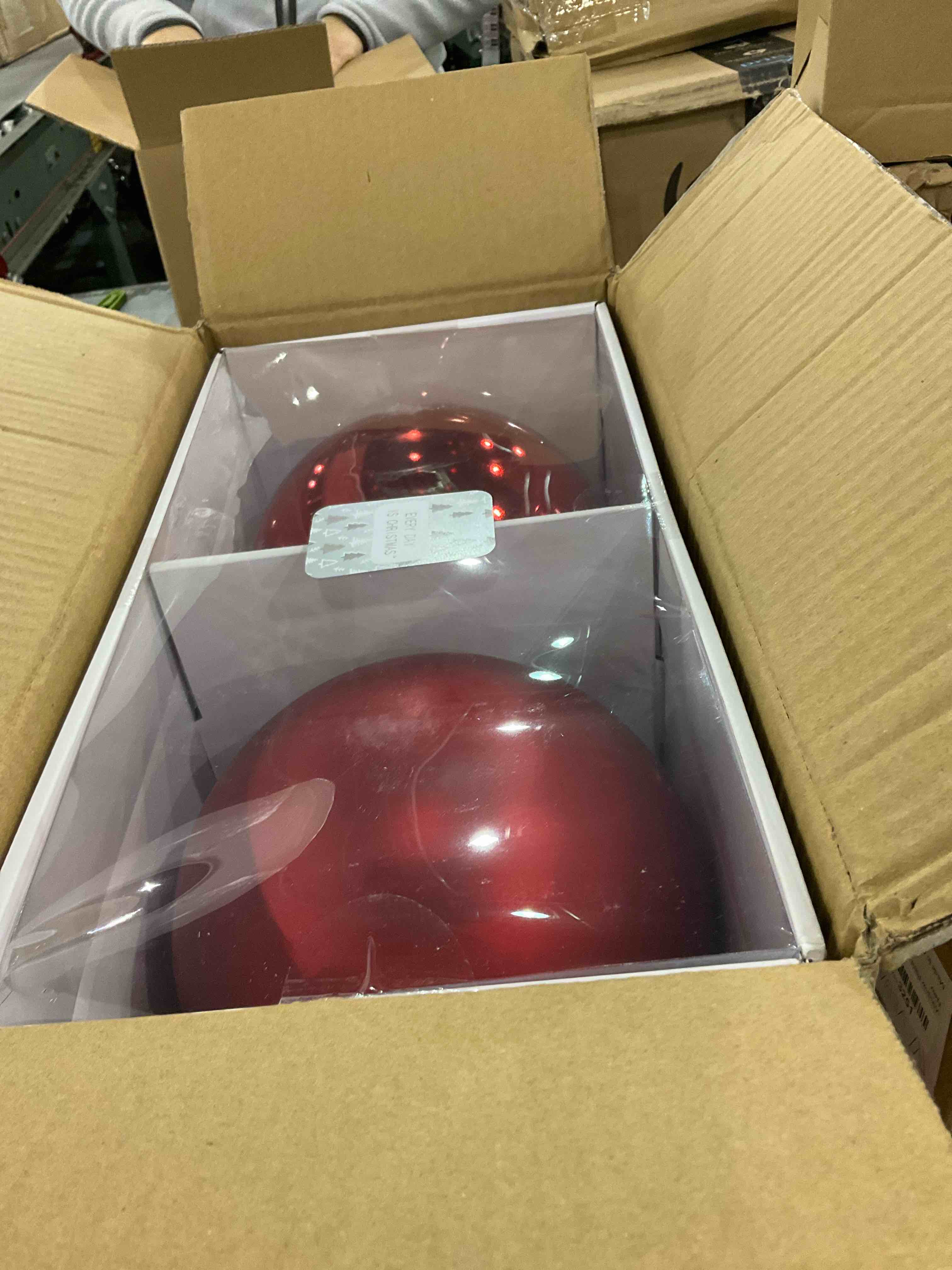 https://s3.amazonaws.com/lotting-images-prod/bidfta/EXS00997230_1704890911968.jpeg