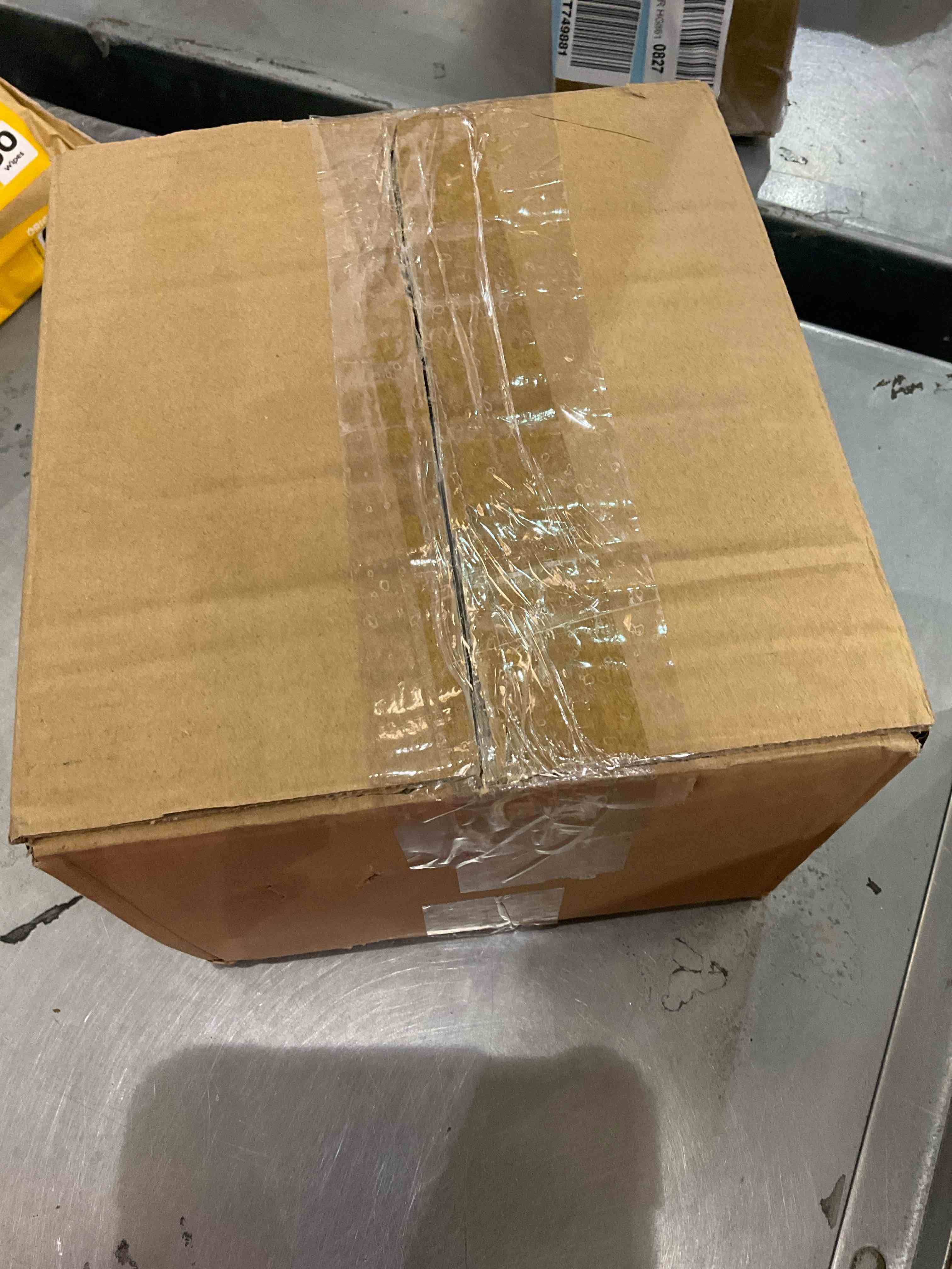 https://s3.amazonaws.com/lotting-images-prod/bidfta/EXS00997356_1704912466206.jpeg