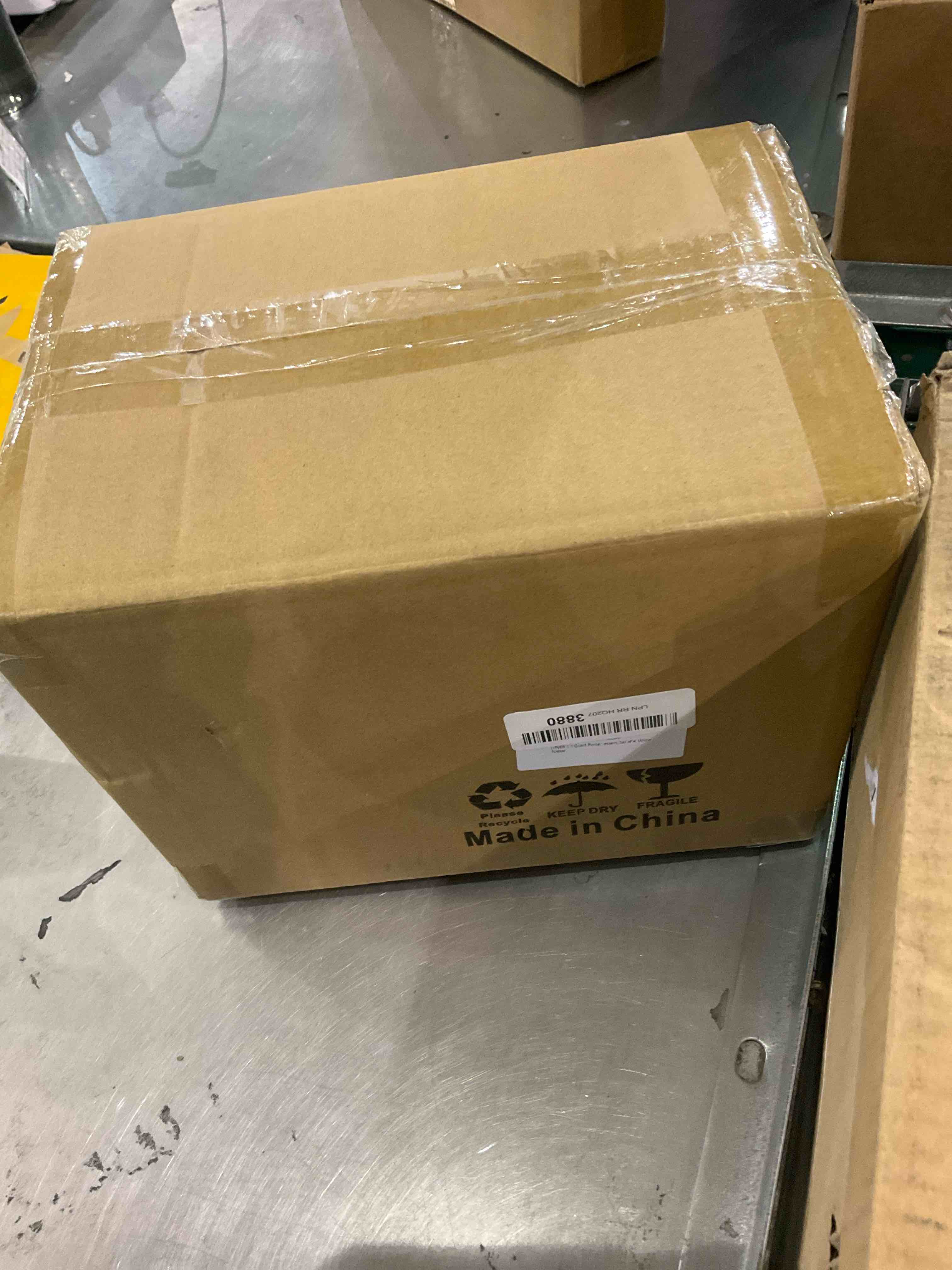 https://s3.amazonaws.com/lotting-images-prod/bidfta/EXS00997387_1704975103197.jpeg