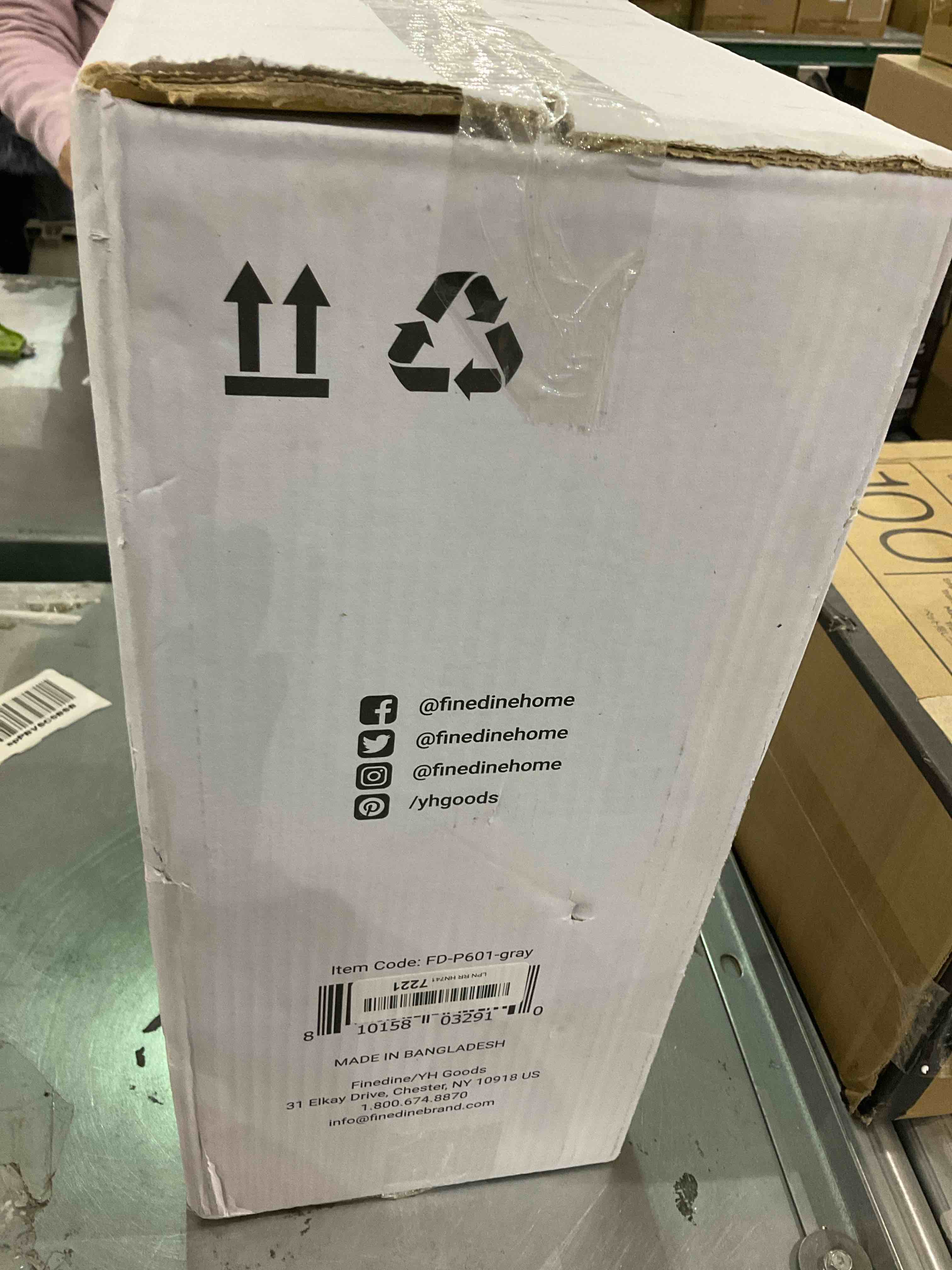 https://s3.amazonaws.com/lotting-images-prod/bidfta/EXS00997408_1704977188608.jpeg