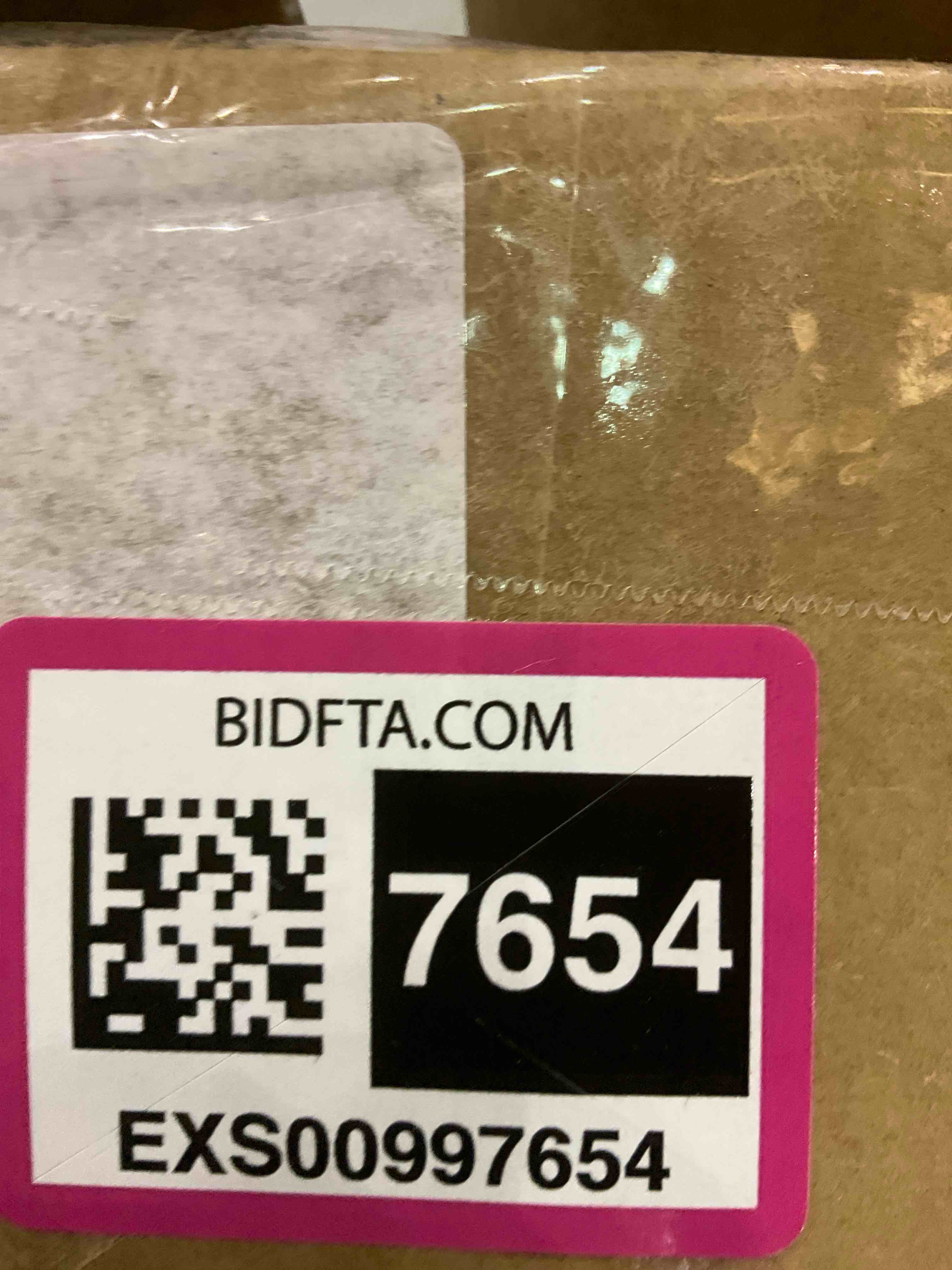 https://s3.amazonaws.com/lotting-images-prod/bidfta/EXS00997654_1704901458388.jpeg