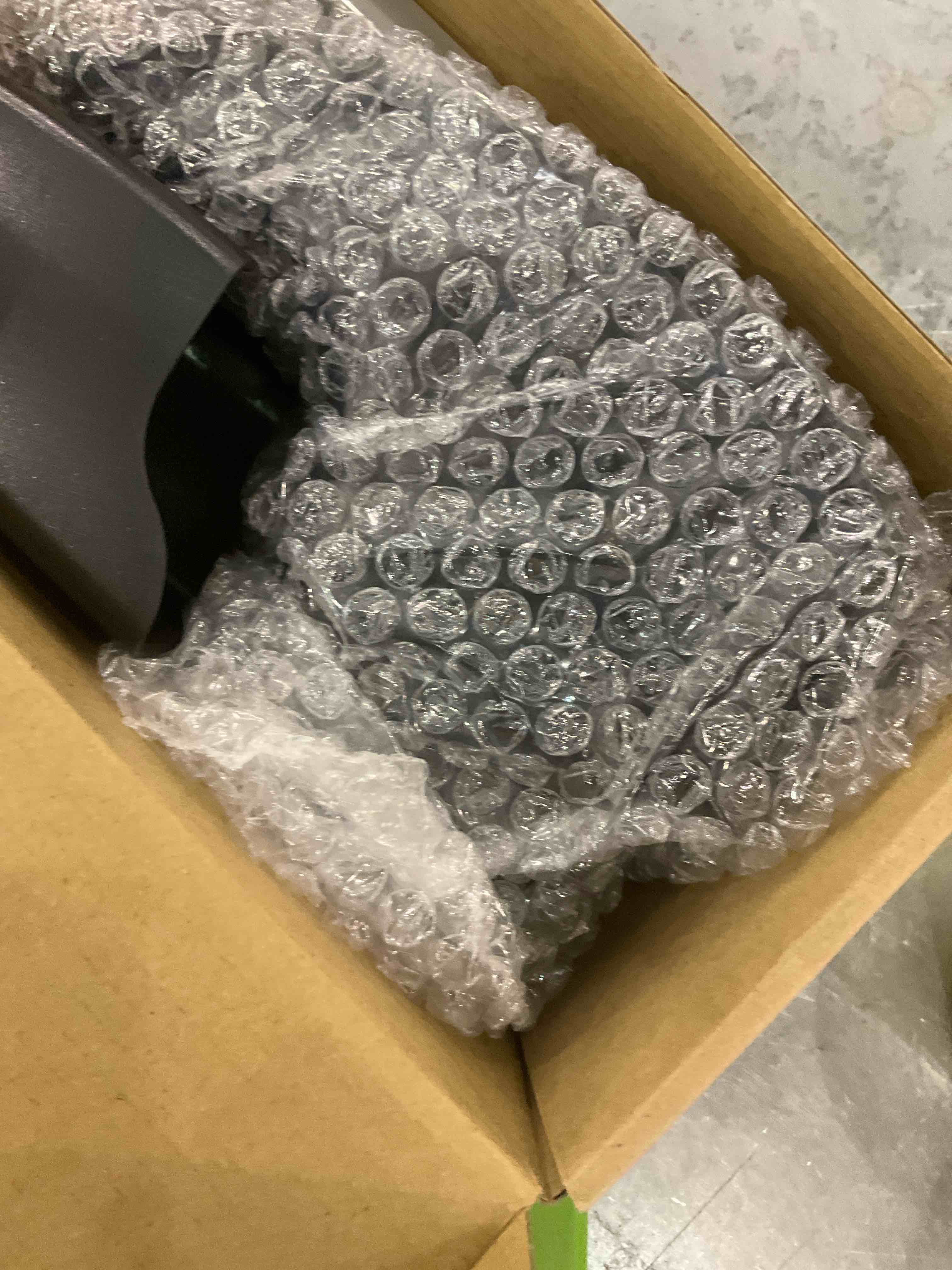 https://s3.amazonaws.com/lotting-images-prod/bidfta/EXS00997680_1704904970364.jpeg