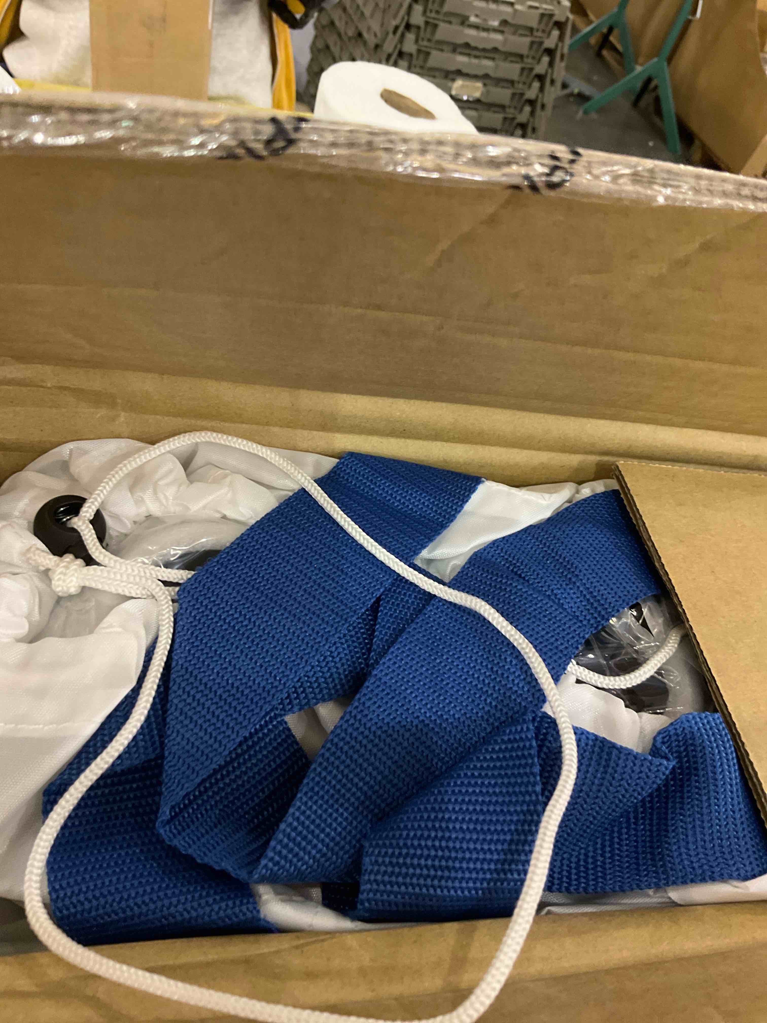 https://s3.amazonaws.com/lotting-images-prod/bidfta/EXS00997801_1704988284929.jpeg