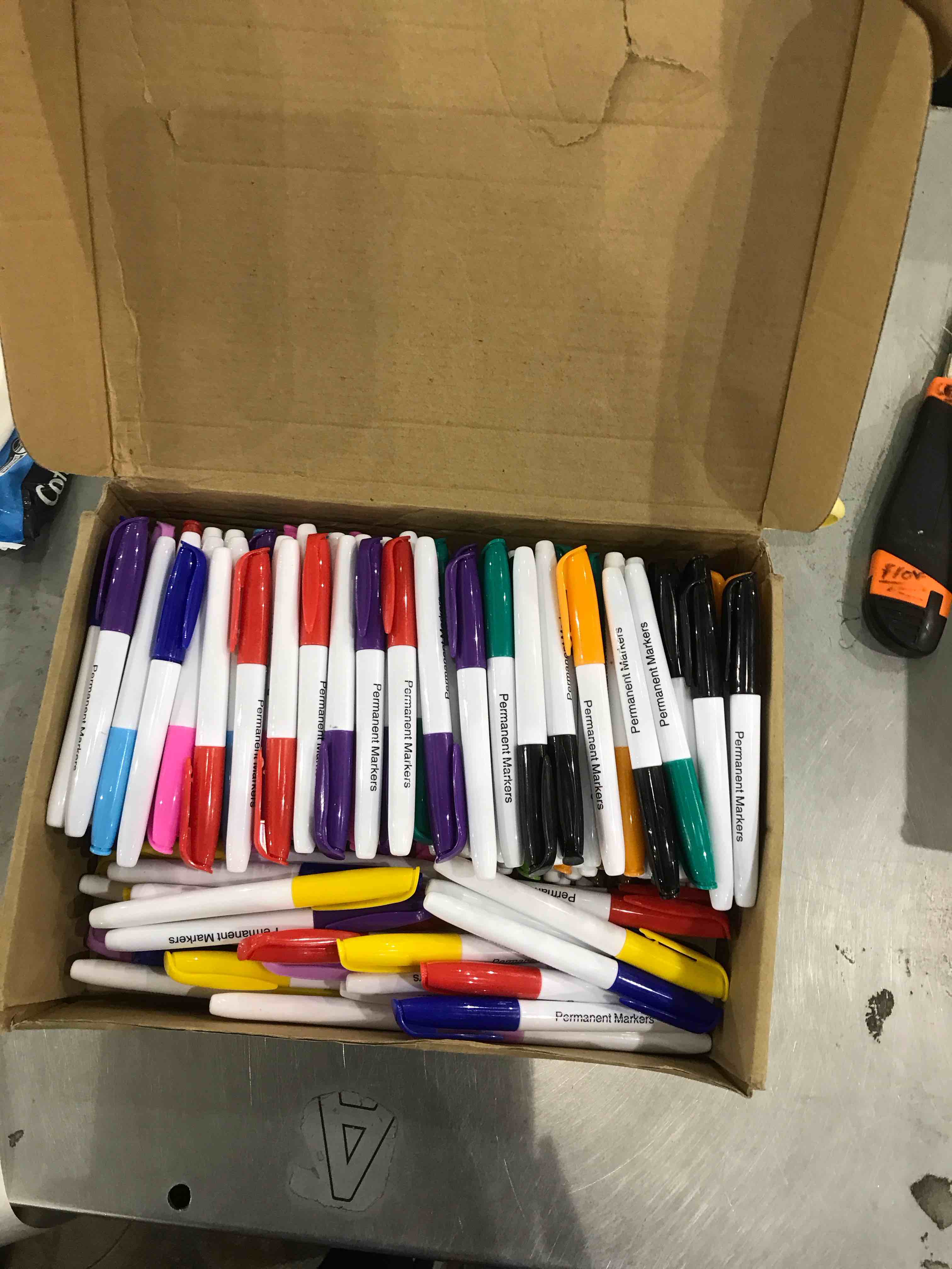 https://s3.amazonaws.com/lotting-images-prod/bidfta/EXS00999248_1704459830966.jpeg