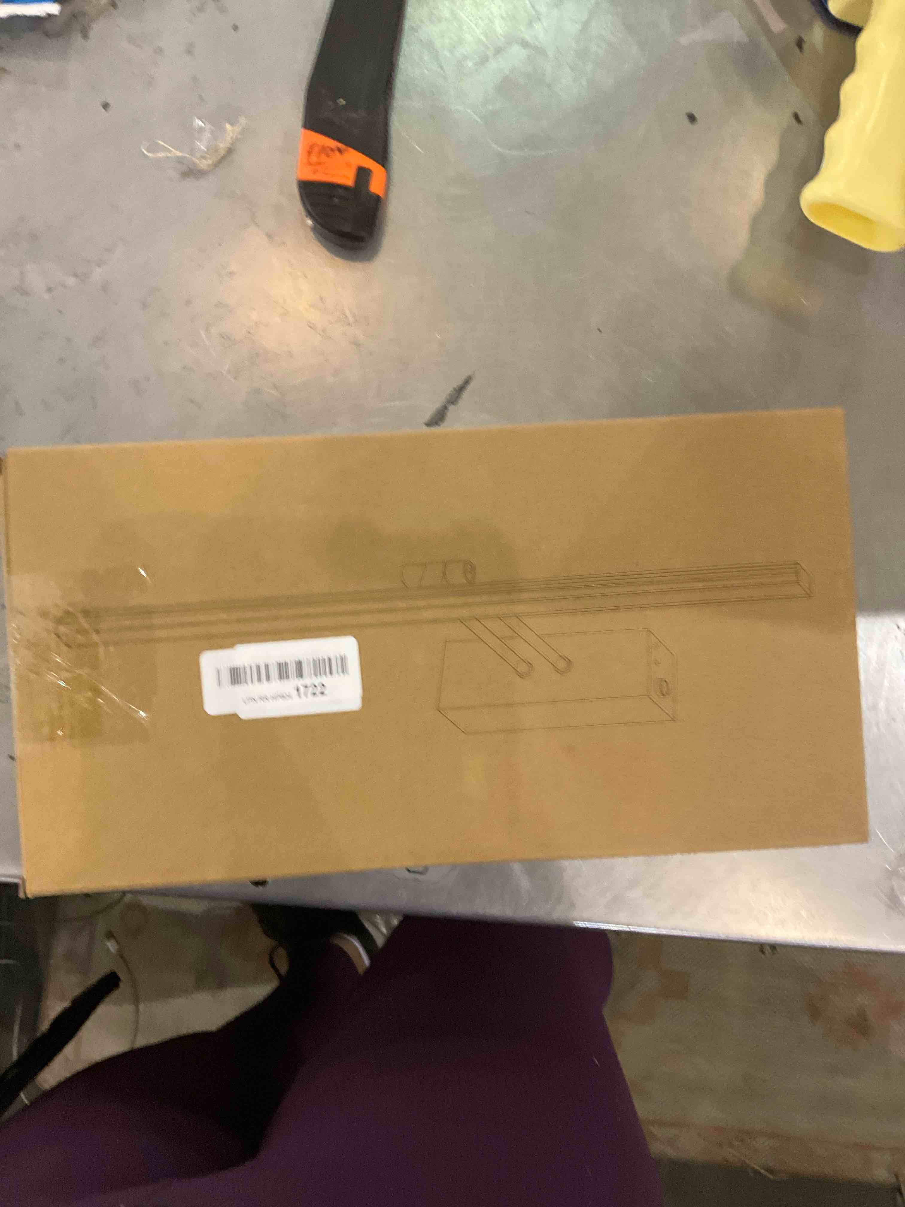 https://s3.amazonaws.com/lotting-images-prod/bidfta/EXS00999315_1704470830872.jpeg