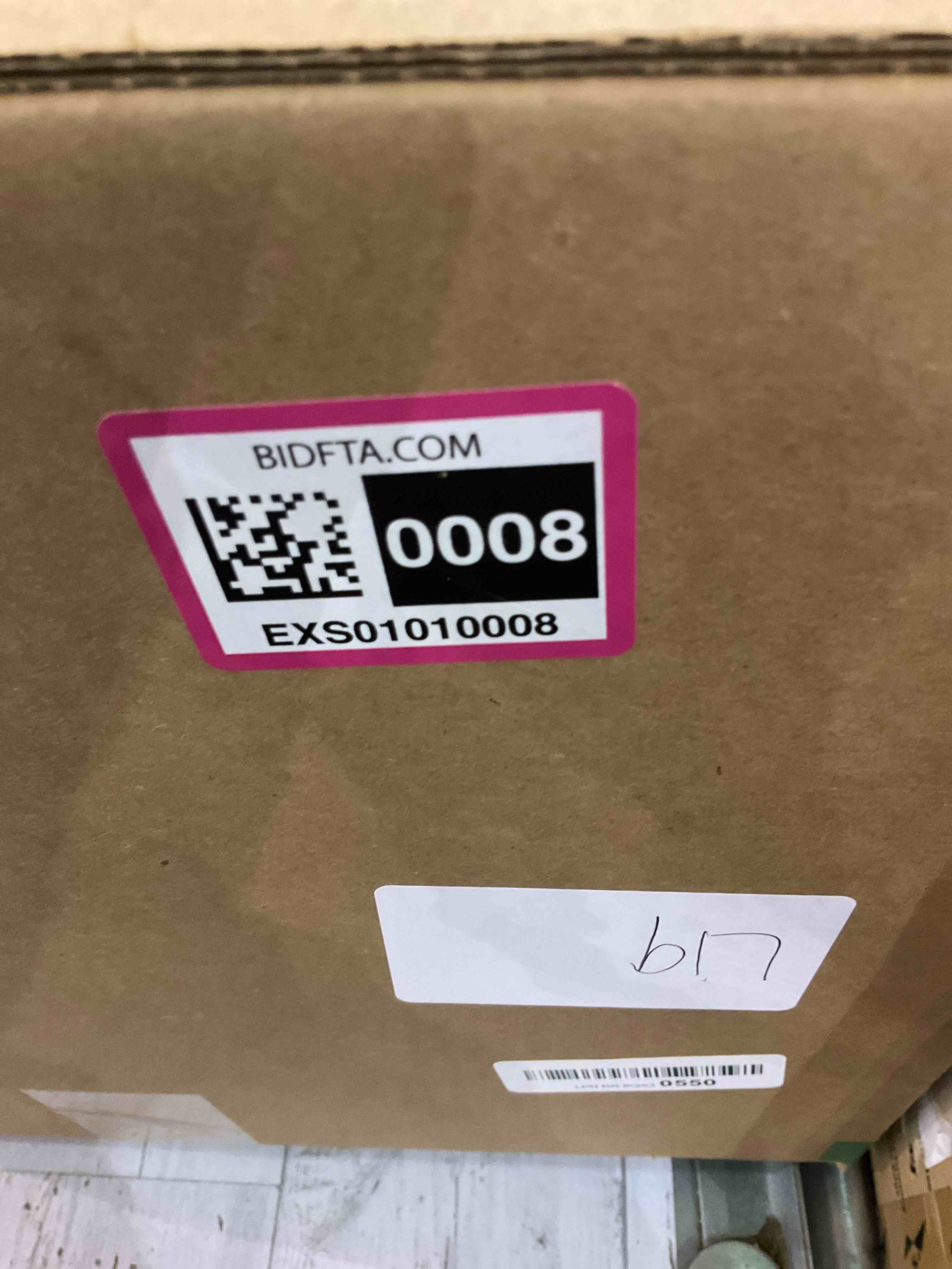 https://s3.amazonaws.com/lotting-images-prod/bidfta/EXS01010008_1708090942065.jpeg