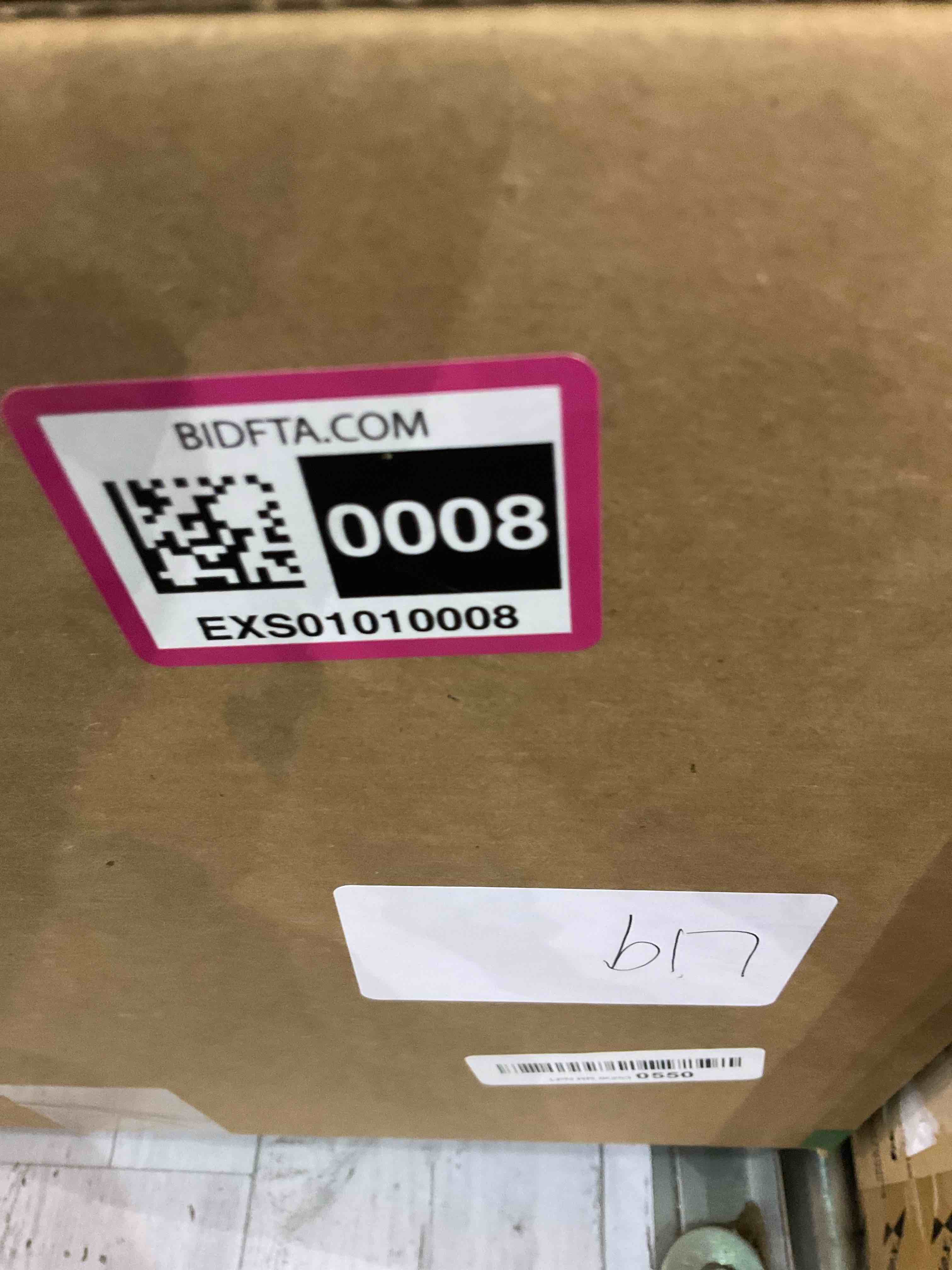 https://s3.amazonaws.com/lotting-images-prod/bidfta/EXS01010008_1708090943284.jpeg