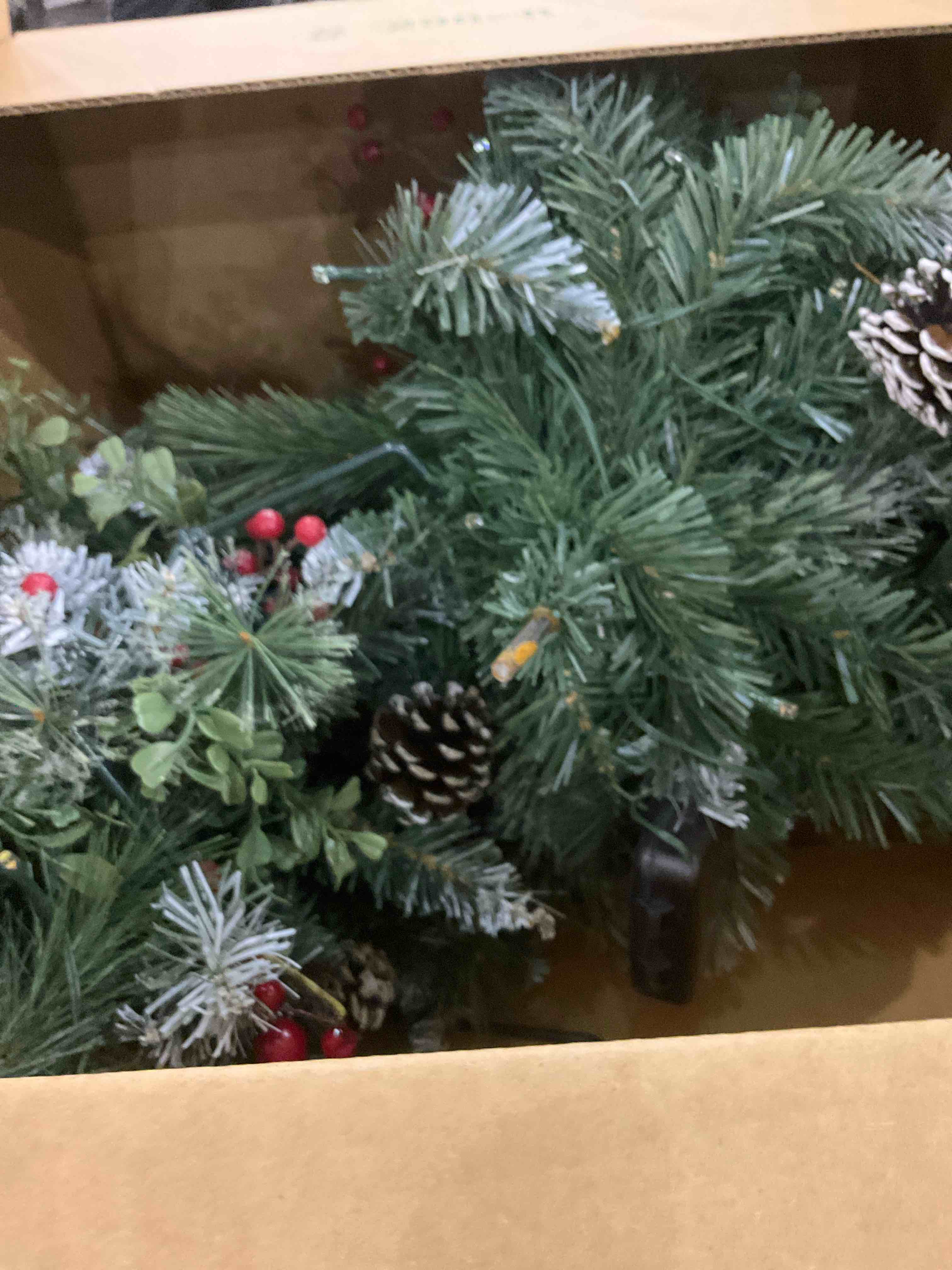 https://s3.amazonaws.com/lotting-images-prod/bidfta/EXS01010013_1708090626193.jpeg