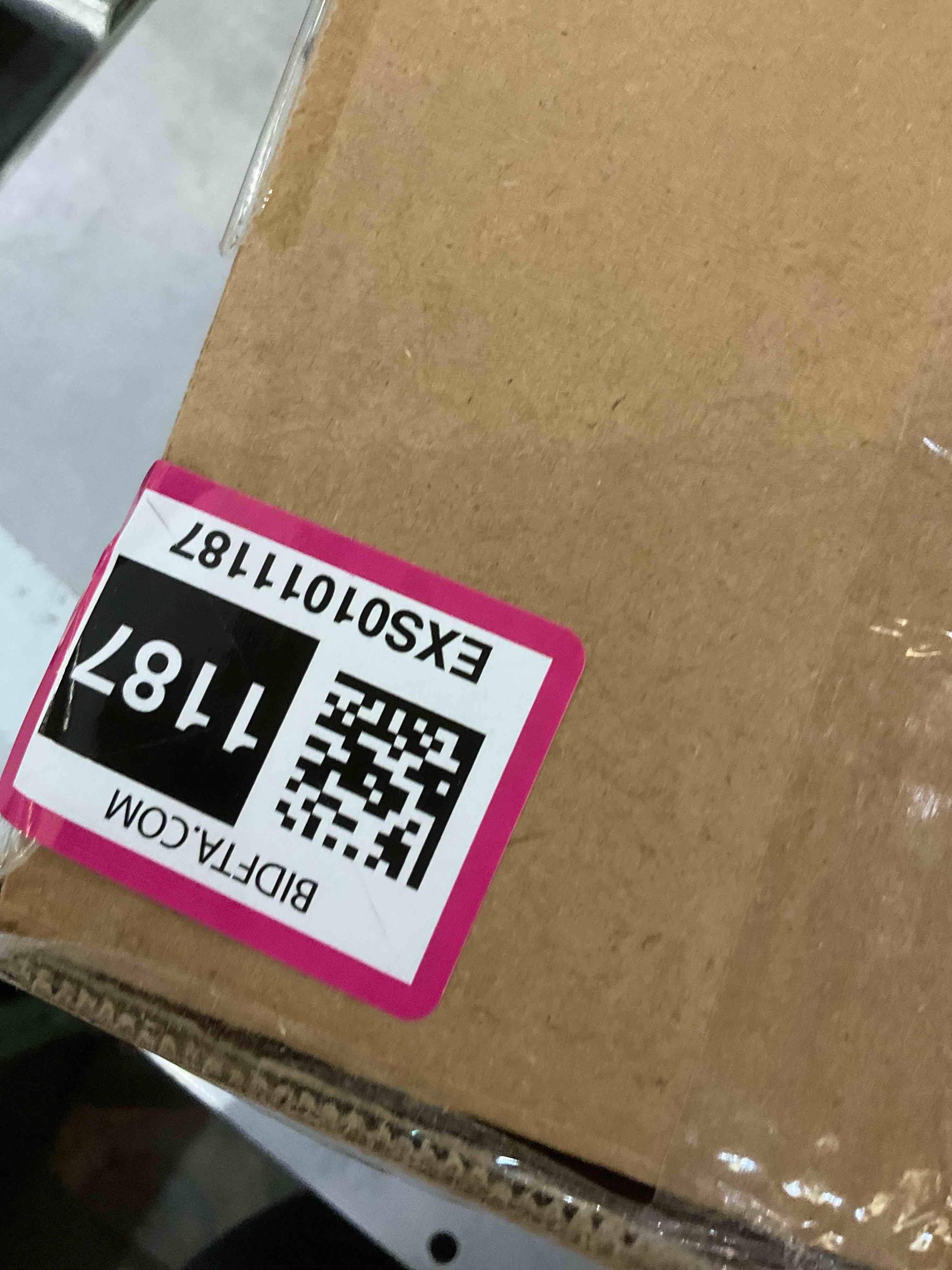 https://s3.amazonaws.com/lotting-images-prod/bidfta/EXS01011187_1708372135471.jpeg