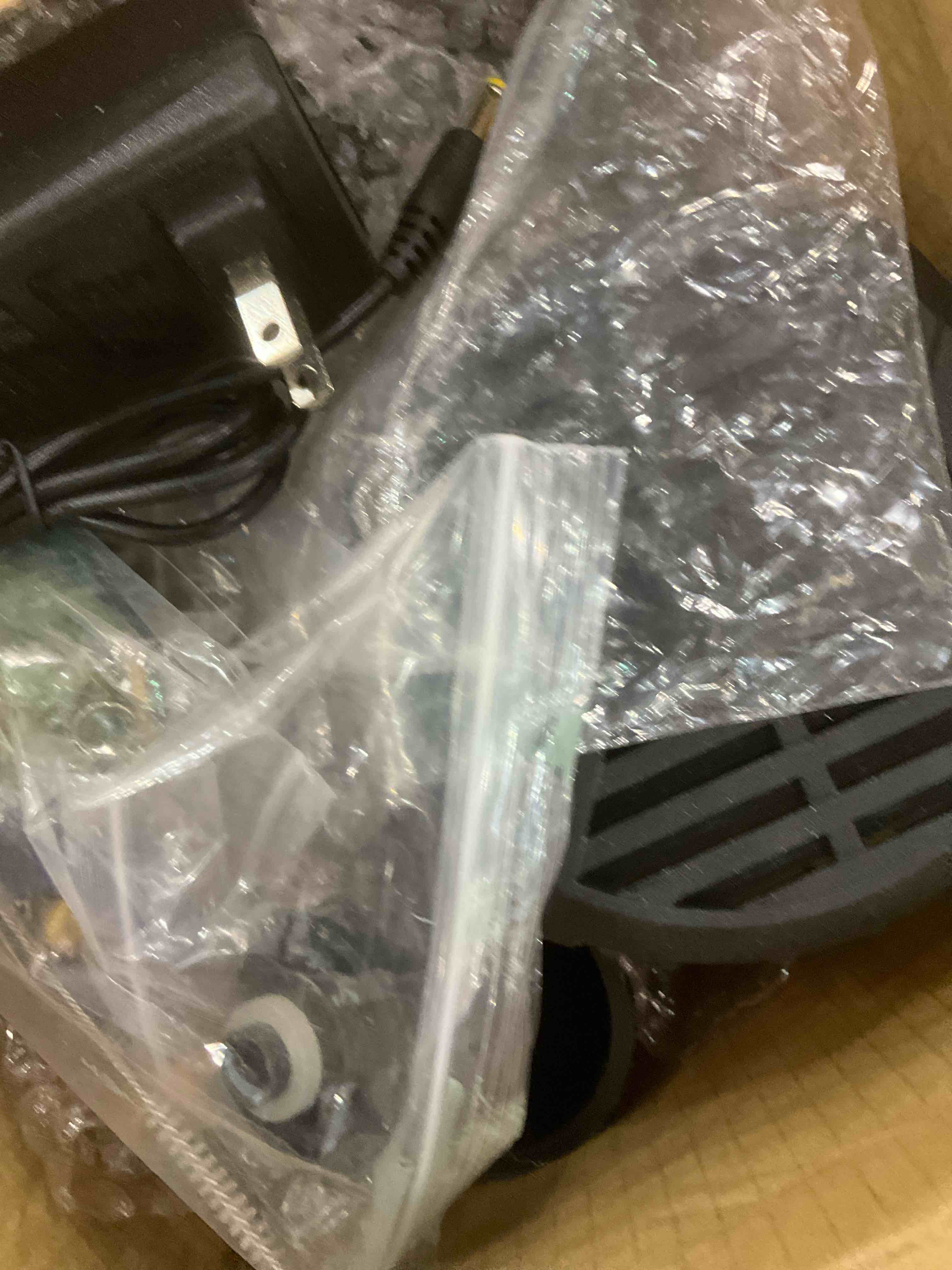 https://s3.amazonaws.com/lotting-images-prod/bidfta/EXS01017920_1708097968554.jpeg