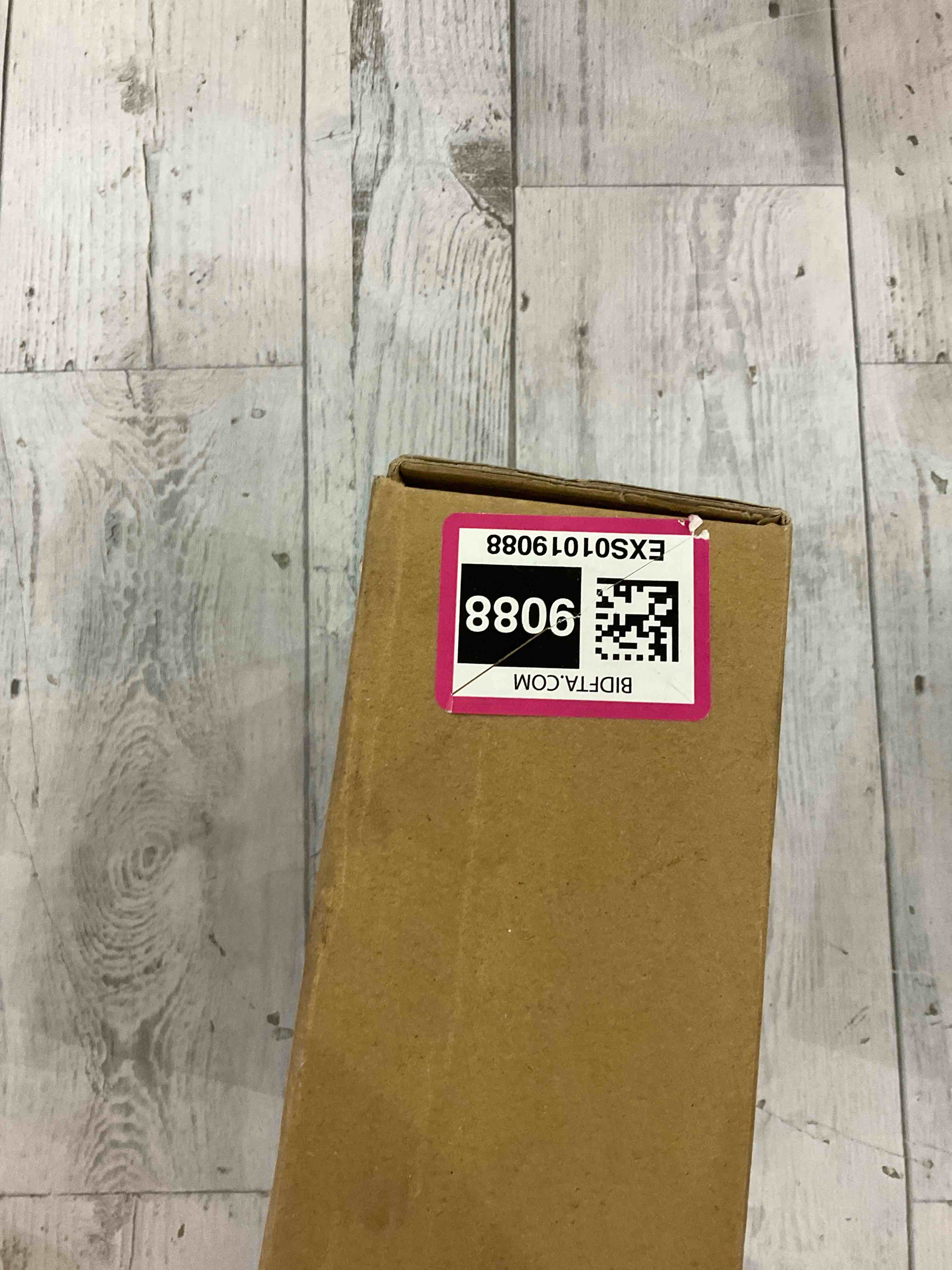 https://s3.amazonaws.com/lotting-images-prod/bidfta/EXS01019088_1707231442463.jpeg